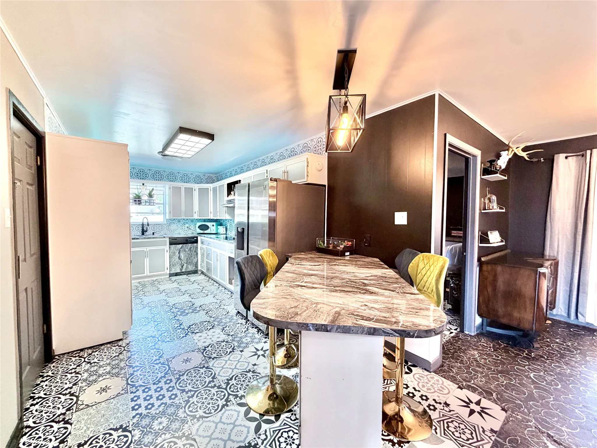 Single Family Residence For Sale in Nolan County , 1400 Sunnyvale Street, Sweetwater, Texas 79556, 4 Bedroom, 2 Bathroom, 2 Garage spaces, 1,870 Sqft, built in 1974, mls#21279047, Real Estate Agent in Sweetwater, Homes For Sale in Nolan county, Homes For Sale in Sweetwater, Realtor in Sweetwater Texas, Real Estate Brokerage Independent Realty Texas, Luminita Cordes Realtor
