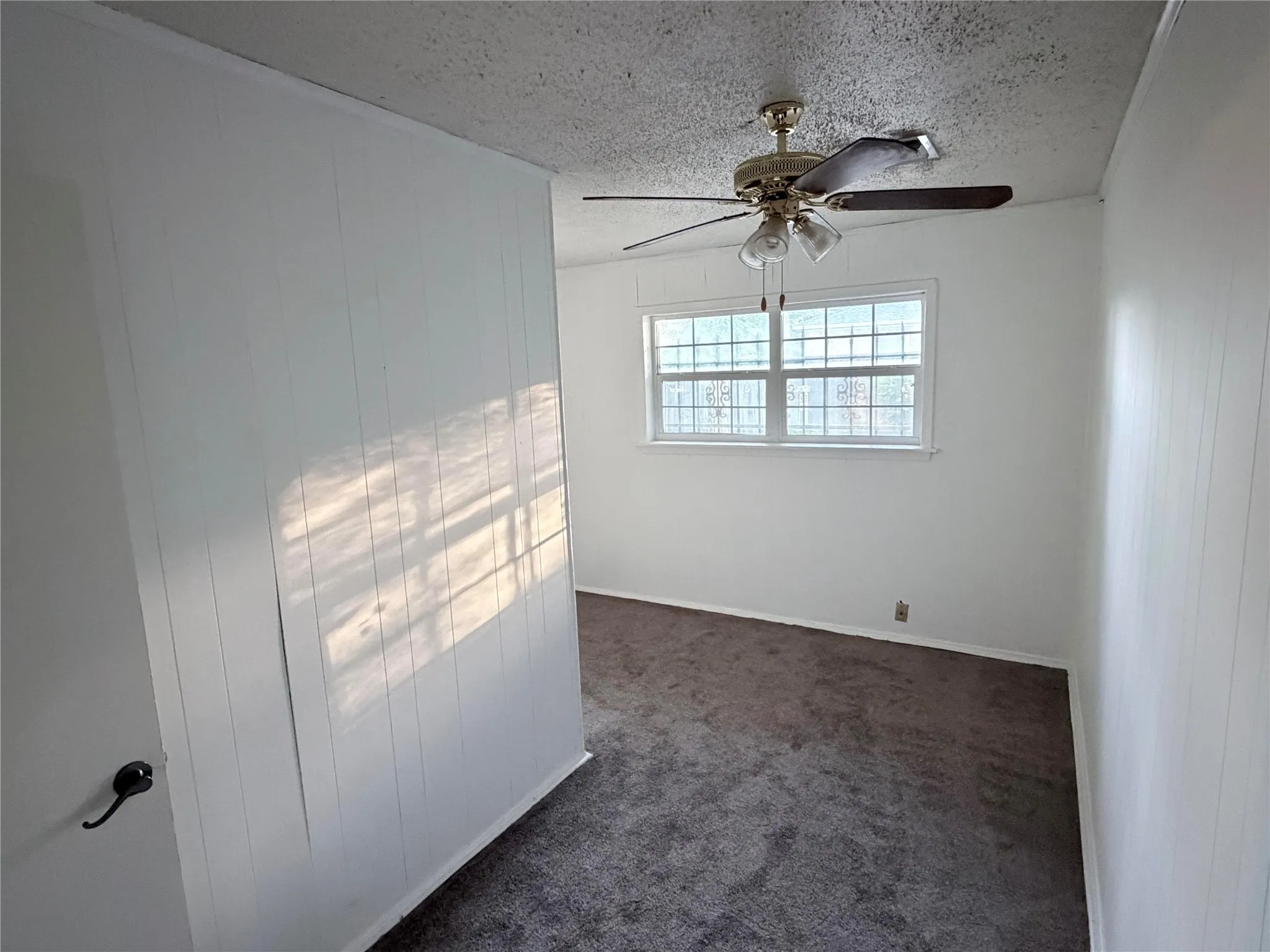 Single Family Residence For Sale in Camp County , 404 Montgomery Street, Pittsburg, Texas 75686, 4 Bedroom, 2 Bathroom, Garage spaces, 2,064 Sqft, built in 1975, mls#21277300, Real Estate Agent in Pittsburg, Homes For Sale in Camp county, Homes For Sale in Pittsburg, Realtor in Pittsburg Texas, Real Estate Brokerage Independent Realty Texas, Luminita Cordes Realtor