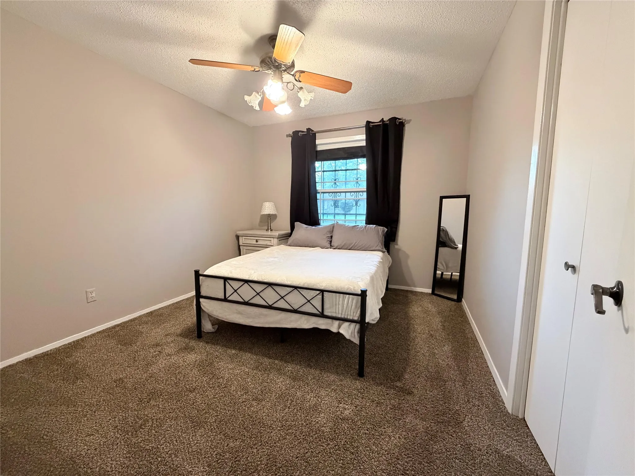 Single Family Residence For Sale in Camp County , 404 Montgomery Street, Pittsburg, Texas 75686, 4 Bedroom, 2 Bathroom, Garage spaces, 2,064 Sqft, built in 1975, mls#21277300, Real Estate Agent in Pittsburg, Homes For Sale in Camp county, Homes For Sale in Pittsburg, Realtor in Pittsburg Texas, Real Estate Brokerage Independent Realty Texas, Luminita Cordes Realtor