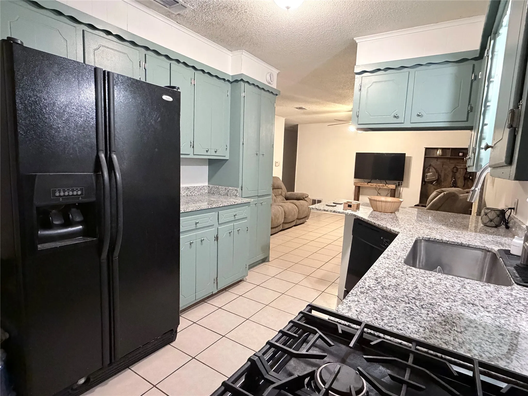 Single Family Residence For Sale in Camp County , 404 Montgomery Street, Pittsburg, Texas 75686, 4 Bedroom, 2 Bathroom, Garage spaces, 2,064 Sqft, built in 1975, mls#21277300, Real Estate Agent in Pittsburg, Homes For Sale in Camp county, Homes For Sale in Pittsburg, Realtor in Pittsburg Texas, Real Estate Brokerage Independent Realty Texas, Luminita Cordes Realtor