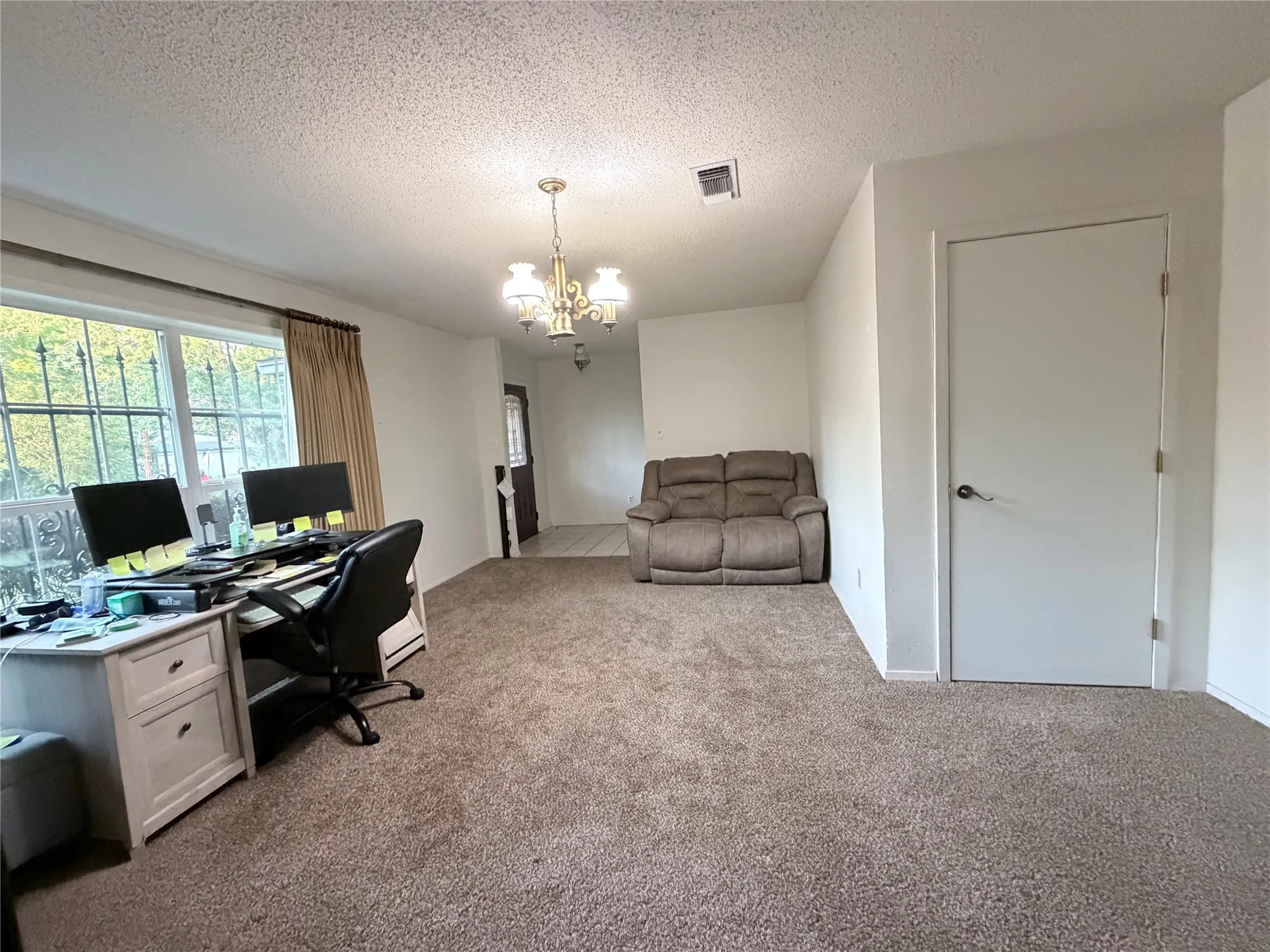 Single Family Residence For Sale in Camp County , 404 Montgomery Street, Pittsburg, Texas 75686, 4 Bedroom, 2 Bathroom, Garage spaces, 2,064 Sqft, built in 1975, mls#21277300, Real Estate Agent in Pittsburg, Homes For Sale in Camp county, Homes For Sale in Pittsburg, Realtor in Pittsburg Texas, Real Estate Brokerage Independent Realty Texas, Luminita Cordes Realtor