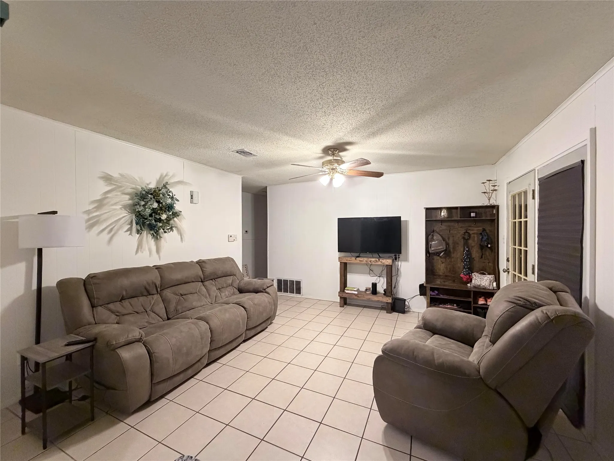 Single Family Residence For Sale in Camp County , 404 Montgomery Street, Pittsburg, Texas 75686, 4 Bedroom, 2 Bathroom, Garage spaces, 2,064 Sqft, built in 1975, mls#21277300, Real Estate Agent in Pittsburg, Homes For Sale in Camp county, Homes For Sale in Pittsburg, Realtor in Pittsburg Texas, Real Estate Brokerage Independent Realty Texas, Luminita Cordes Realtor