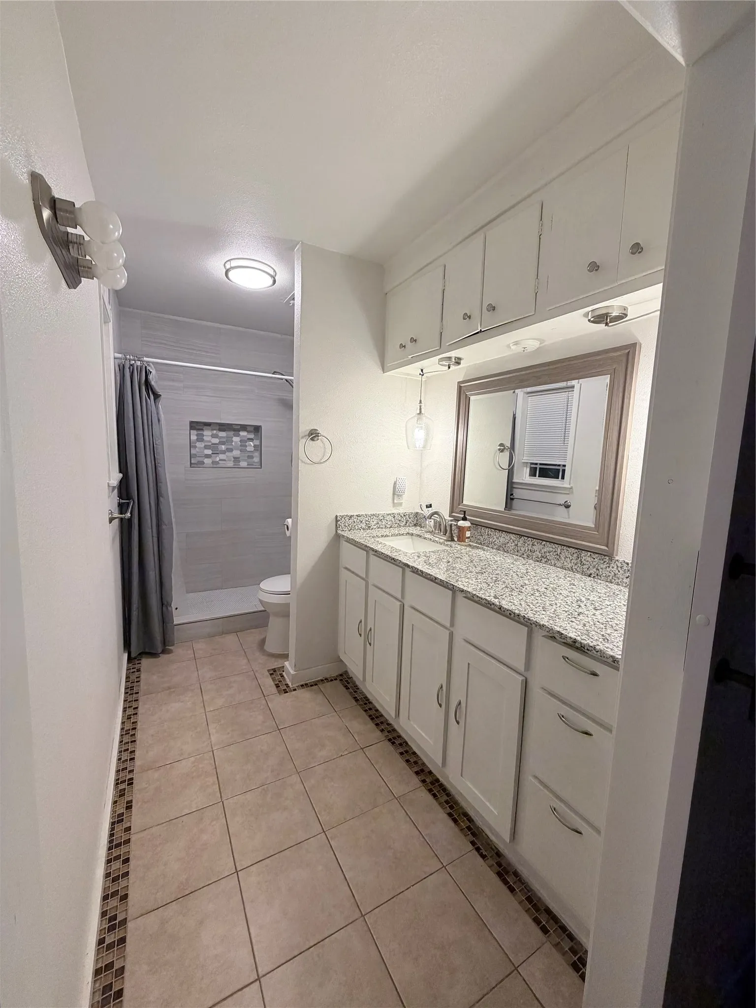 Single Family Residence For Sale in Camp County , 404 Montgomery Street, Pittsburg, Texas 75686, 4 Bedroom, 2 Bathroom, Garage spaces, 2,064 Sqft, built in 1975, mls#21277300, Real Estate Agent in Pittsburg, Homes For Sale in Camp county, Homes For Sale in Pittsburg, Realtor in Pittsburg Texas, Real Estate Brokerage Independent Realty Texas, Luminita Cordes Realtor