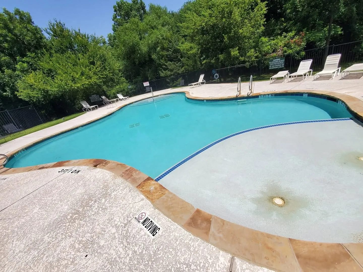 pool also has big are just a few inches deep to play with toddlers