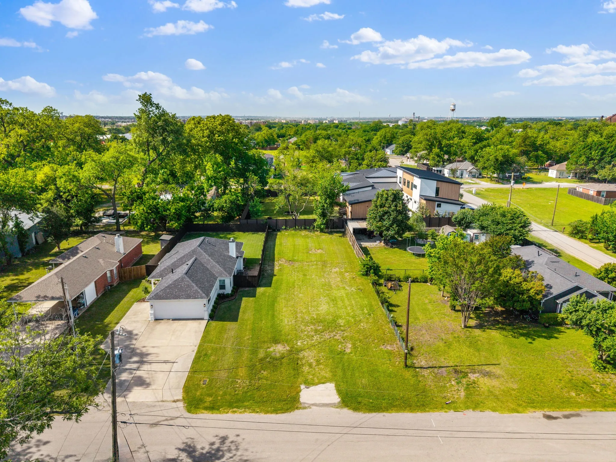 Improved Land For Sale in Collin County , 405 E Maple Street, Celina, Texas 75009, 0, 0, Garage spaces, 0 Sqft, built in 1996, Price $250,000, mls#21256033, Real Estate Agent in Celina, Homes For Sale in Collin county, Homes For Sale in Celina, Realtor in Celina Texas, Real Estate Brokerage Independent Realty Texas, Luminita Cordes Realtor