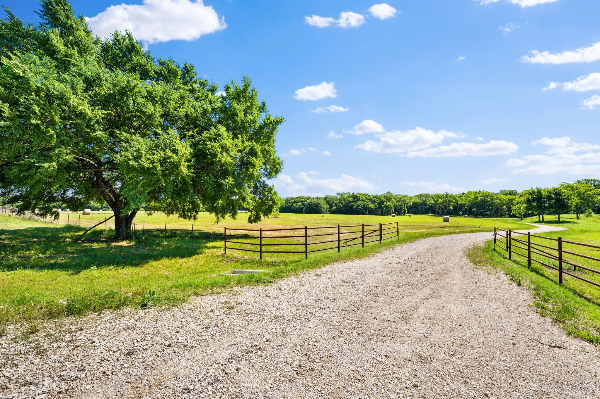 Unimproved Land For Sale in Grayson County , 24708 FM 901, Whitesboro, Texas 76273, 0, 0, Garage spaces, 0 Sqft, built in 0, Price $775,000, mls#21255928, Real Estate Agent in Whitesboro, Homes For Sale in Grayson county, Homes For Sale in Whitesboro, Realtor in Whitesboro Texas, Real Estate Brokerage Independent Realty Texas, Luminita Cordes Realtor