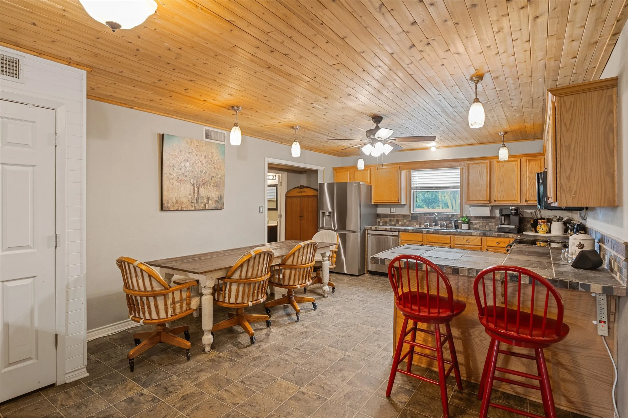 Single Family Residence For Sale in Henderson County , 243 Autumn Wood Trail, Gun Barrel City, Texas 75156, 5 Bedroom, 4 Bathroom, Garage spaces, 2,960 Sqft, built in 0, mls#21279806, Real Estate Agent in Gun Barrel City, Homes For Sale in Henderson county, Homes For Sale in Gun Barrel City, Realtor in Gun Barrel City Texas, Real Estate Brokerage Independent Realty Texas, Luminita Cordes Realtor