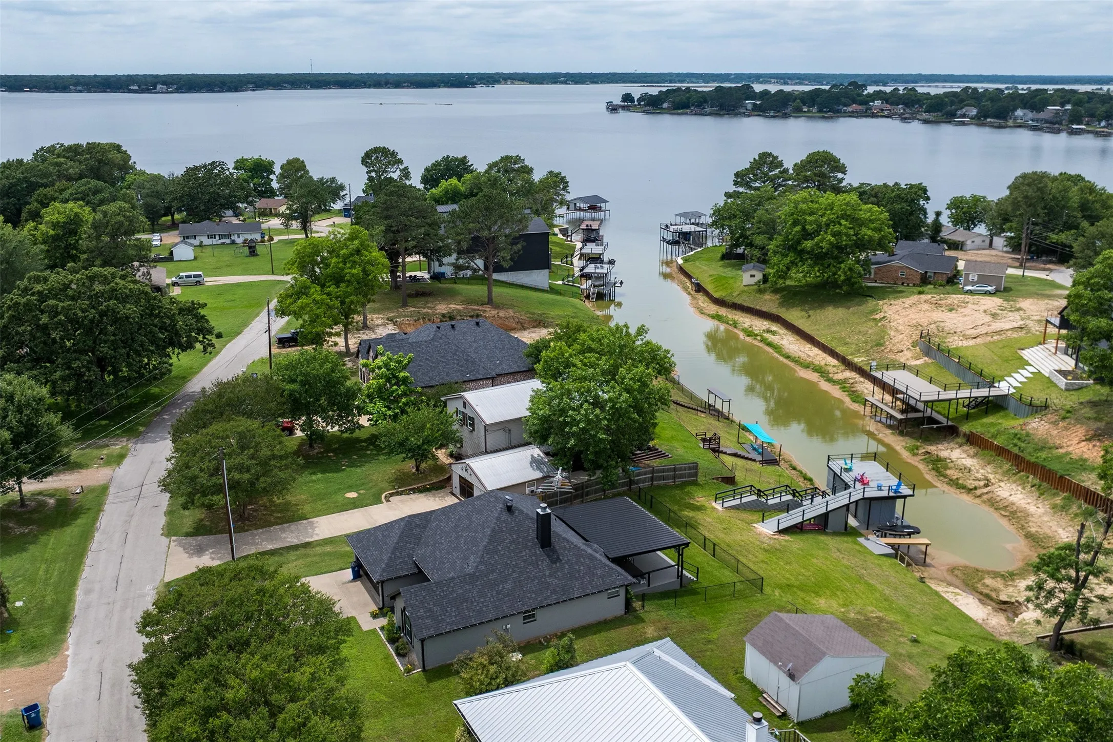 Single Family Residence For Sale in Henderson County , 243 Autumn Wood Trail, Gun Barrel City, Texas 75156, 5 Bedroom, 4 Bathroom, Garage spaces, 2,960 Sqft, built in 0, mls#21279806, Real Estate Agent in Gun Barrel City, Homes For Sale in Henderson county, Homes For Sale in Gun Barrel City, Realtor in Gun Barrel City Texas, Real Estate Brokerage Independent Realty Texas, Luminita Cordes Realtor