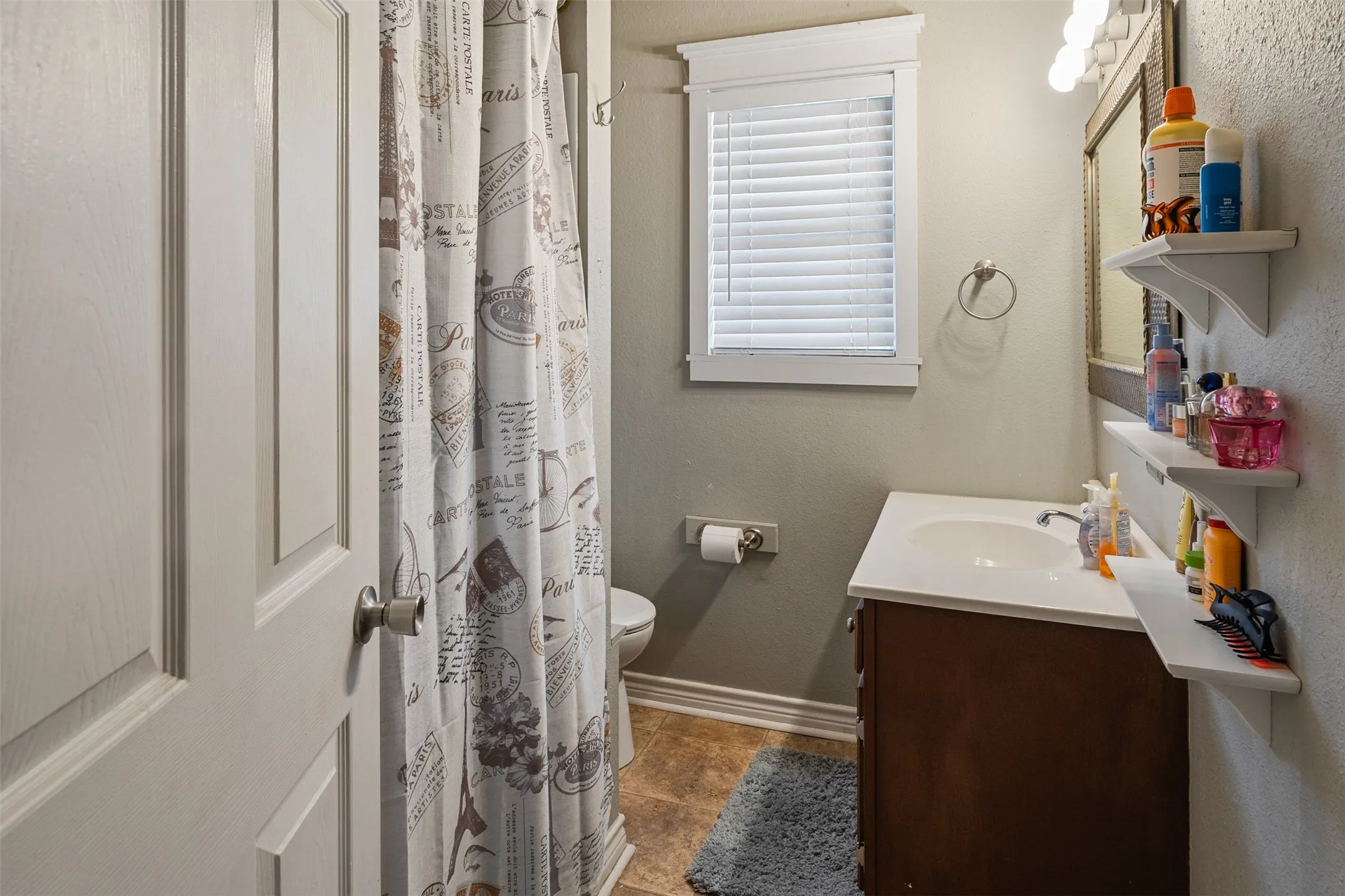 Single Family Residence For Sale in Henderson County , 243 Autumn Wood Trail, Gun Barrel City, Texas 75156, 5 Bedroom, 4 Bathroom, Garage spaces, 2,960 Sqft, built in 0, mls#21279806, Real Estate Agent in Gun Barrel City, Homes For Sale in Henderson county, Homes For Sale in Gun Barrel City, Realtor in Gun Barrel City Texas, Real Estate Brokerage Independent Realty Texas, Luminita Cordes Realtor