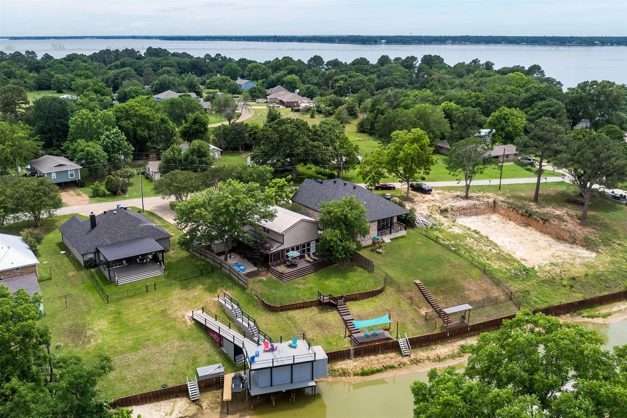 Single Family Residence For Sale in Henderson County , 243 Autumn Wood Trail, Gun Barrel City, Texas 75156, 5 Bedroom, 4 Bathroom, Garage spaces, 2,960 Sqft, built in 0, mls#21279806, Real Estate Agent in Gun Barrel City, Homes For Sale in Henderson county, Homes For Sale in Gun Barrel City, Realtor in Gun Barrel City Texas, Real Estate Brokerage Independent Realty Texas, Luminita Cordes Realtor