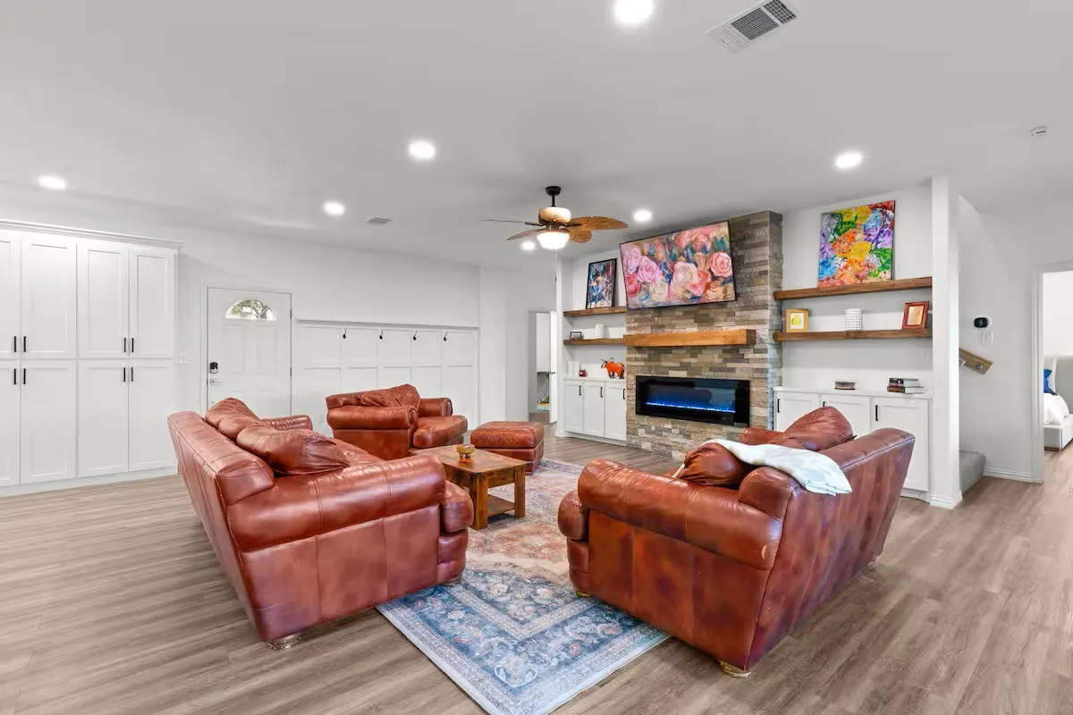 Single Family Residence For Sale in Brown County , 8214 County Road 607, Brownwood, Texas 76801, 6 Bedroom, 5 Bathroom, Garage spaces, 3,984 Sqft, built in 2020, mls#21279484, Real Estate Agent in Brownwood, Homes For Sale in Brown county, Homes For Sale in Brownwood, Realtor in Brownwood Texas, Real Estate Brokerage Independent Realty Texas, Luminita Cordes Realtor