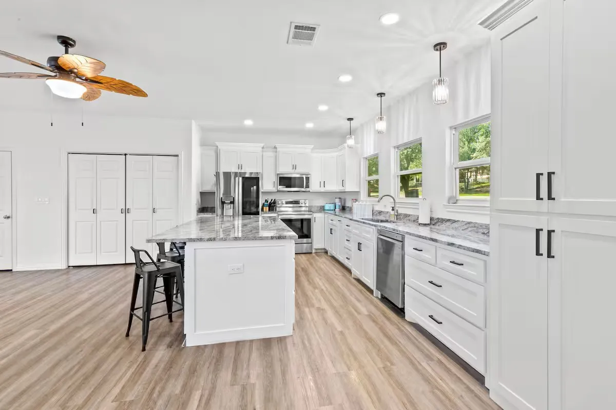 Single Family Residence For Sale in Brown County , 8214 County Road 607, Brownwood, Texas 76801, 6 Bedroom, 5 Bathroom, Garage spaces, 3,984 Sqft, built in 2020, mls#21279484, Real Estate Agent in Brownwood, Homes For Sale in Brown county, Homes For Sale in Brownwood, Realtor in Brownwood Texas, Real Estate Brokerage Independent Realty Texas, Luminita Cordes Realtor