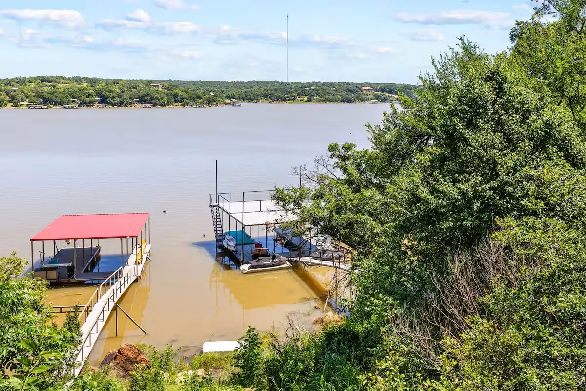 Single Family Residence For Sale in Brown County , 8214 County Road 607, Brownwood, Texas 76801, 6 Bedroom, 5 Bathroom, Garage spaces, 3,984 Sqft, built in 2020, mls#21279484, Real Estate Agent in Brownwood, Homes For Sale in Brown county, Homes For Sale in Brownwood, Realtor in Brownwood Texas, Real Estate Brokerage Independent Realty Texas, Luminita Cordes Realtor