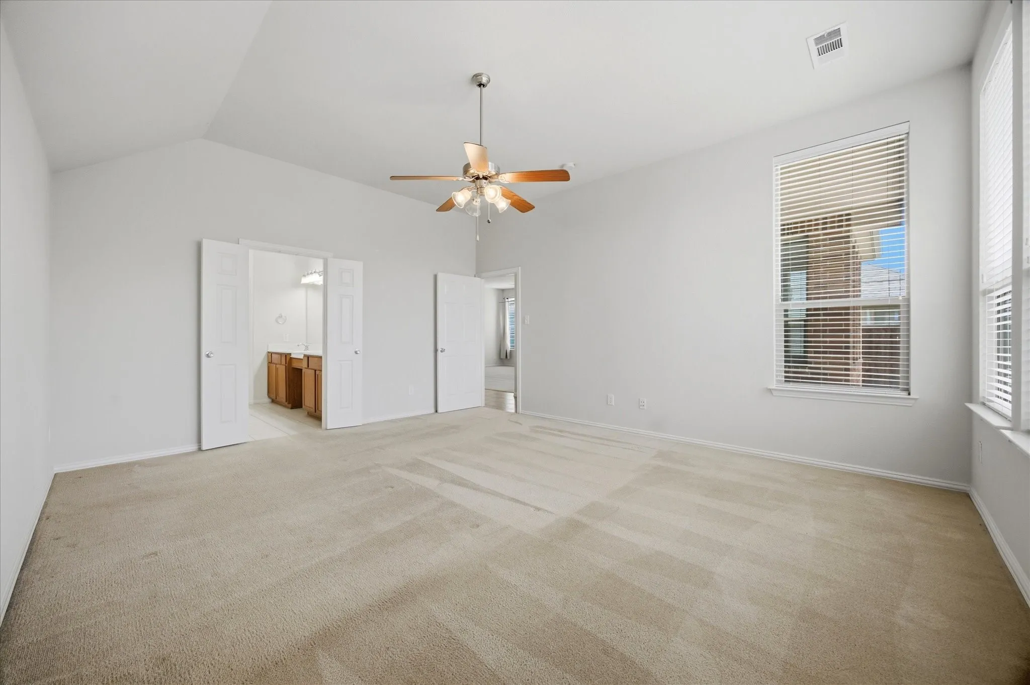 Single Family Residence For Sale in Kaufman County , 2011 Eagle Lake Drive, Forney, Texas 75126, 3 Bedroom, 3 Bathroom, 2 Garage spaces, 2,272 Sqft, built in 2010, mls#21279820, Real Estate Agent in Forney, Homes For Sale in Kaufman county, Homes For Sale in Forney, Realtor in Forney Texas, Real Estate Brokerage Independent Realty Texas, Luminita Cordes Realtor