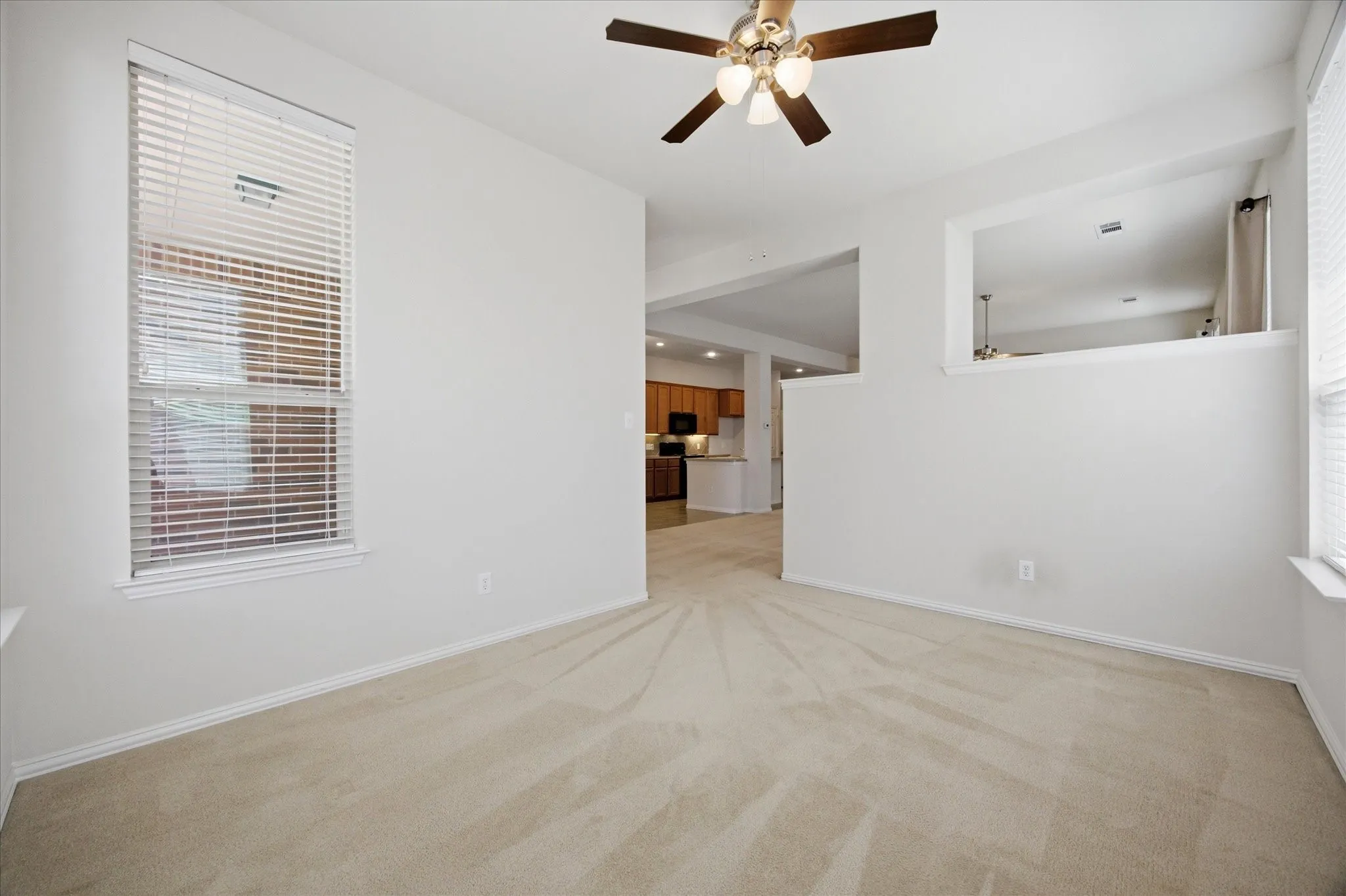 Single Family Residence For Sale in Kaufman County , 2011 Eagle Lake Drive, Forney, Texas 75126, 3 Bedroom, 3 Bathroom, 2 Garage spaces, 2,272 Sqft, built in 2010, mls#21279820, Real Estate Agent in Forney, Homes For Sale in Kaufman county, Homes For Sale in Forney, Realtor in Forney Texas, Real Estate Brokerage Independent Realty Texas, Luminita Cordes Realtor