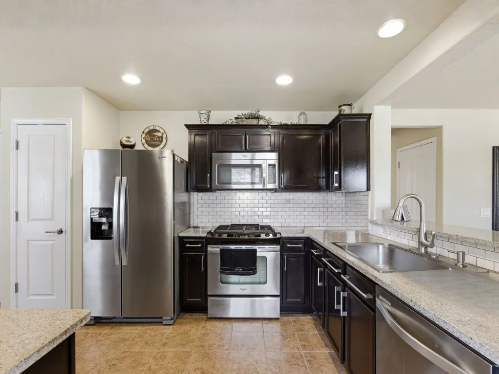 Single Family Residence For Sale in Denton County , 7975 Estancia Drive, Frisco, Texas 75036, 3 Bedroom, 2 Bathroom, 2 Garage spaces, 1,467 Sqft, built in 2010, mls#21272028, Real Estate Agent in Frisco, Homes For Sale in Denton county, Homes For Sale in Frisco, Realtor in Frisco Texas, Real Estate Brokerage Independent Realty Texas, Luminita Cordes Realtor
