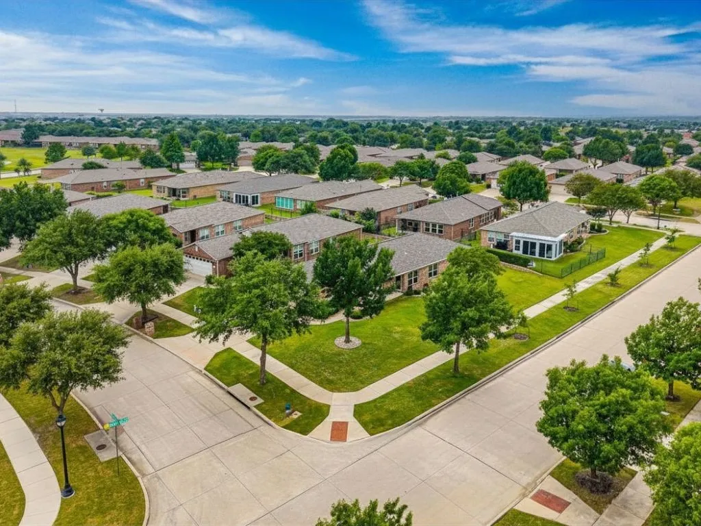Single Family Residence For Sale in Denton County , 7975 Estancia Drive, Frisco, Texas 75036, 3 Bedroom, 2 Bathroom, 2 Garage spaces, 1,467 Sqft, built in 2010, mls#21272028, Real Estate Agent in Frisco, Homes For Sale in Denton county, Homes For Sale in Frisco, Realtor in Frisco Texas, Real Estate Brokerage Independent Realty Texas, Luminita Cordes Realtor