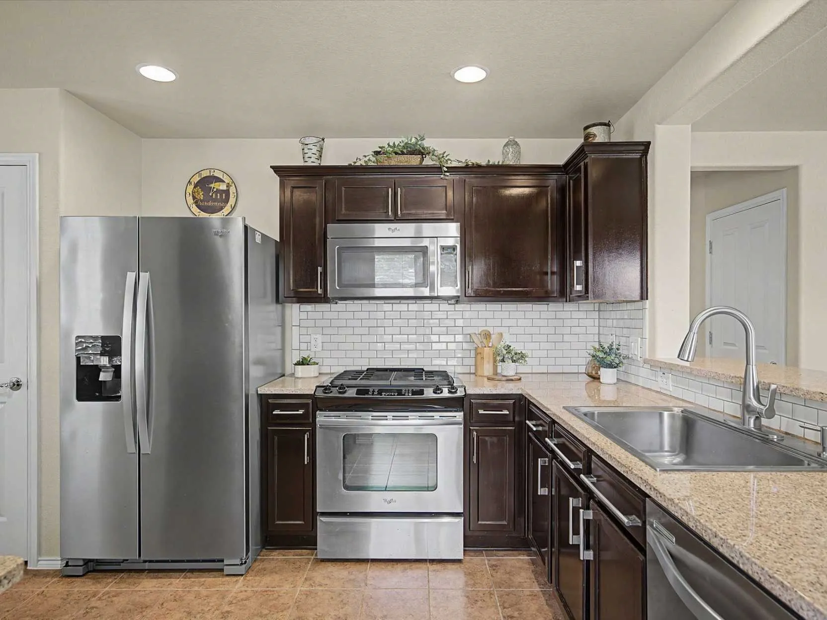 Single Family Residence For Sale in Denton County , 7975 Estancia Drive, Frisco, Texas 75036, 3 Bedroom, 2 Bathroom, 2 Garage spaces, 1,467 Sqft, built in 2010, mls#21272028, Real Estate Agent in Frisco, Homes For Sale in Denton county, Homes For Sale in Frisco, Realtor in Frisco Texas, Real Estate Brokerage Independent Realty Texas, Luminita Cordes Realtor
