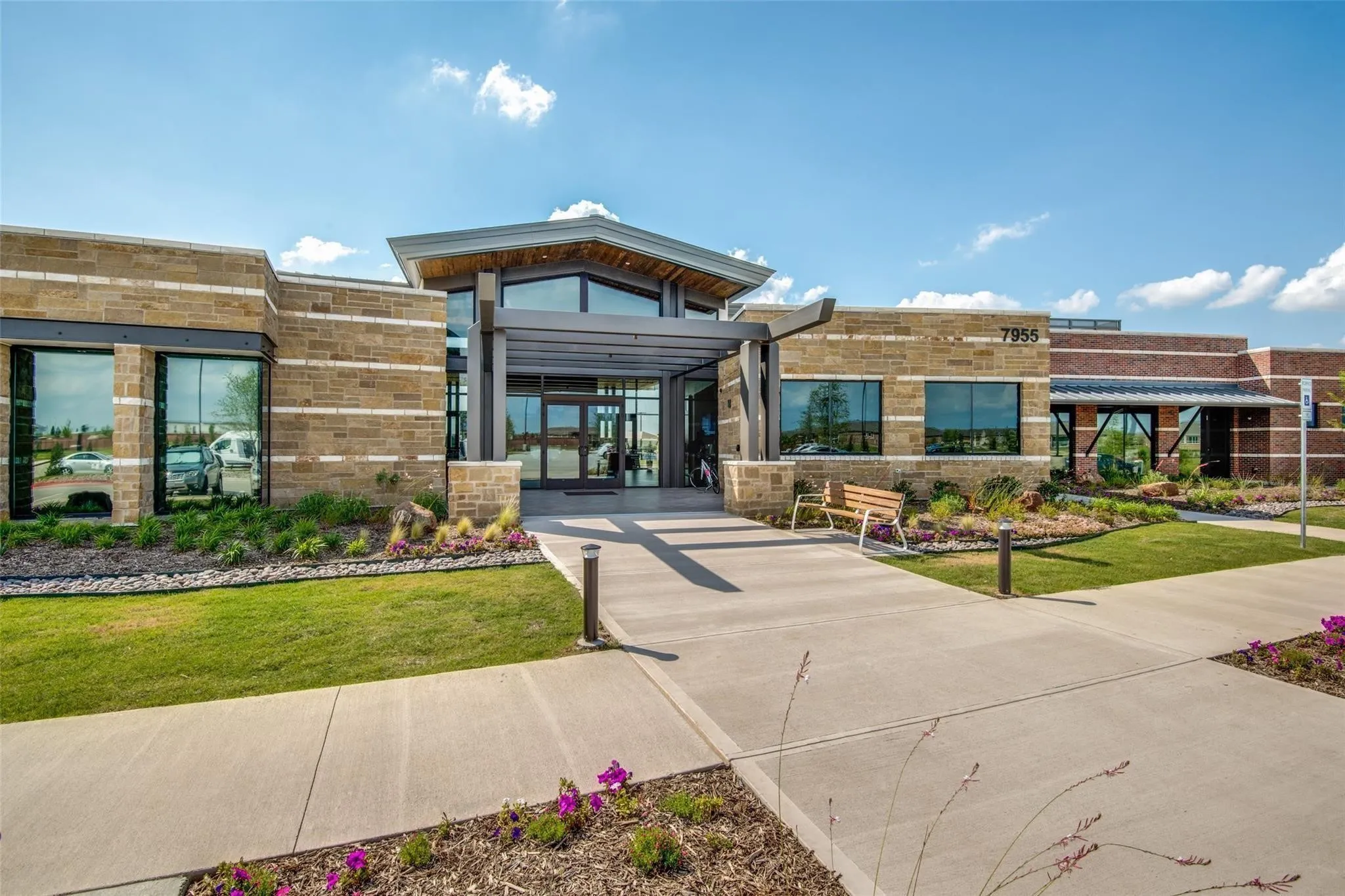 Single Family Residence For Sale in Denton County , 7975 Estancia Drive, Frisco, Texas 75036, 3 Bedroom, 2 Bathroom, 2 Garage spaces, 1,467 Sqft, built in 2010, mls#21272028, Real Estate Agent in Frisco, Homes For Sale in Denton county, Homes For Sale in Frisco, Realtor in Frisco Texas, Real Estate Brokerage Independent Realty Texas, Luminita Cordes Realtor