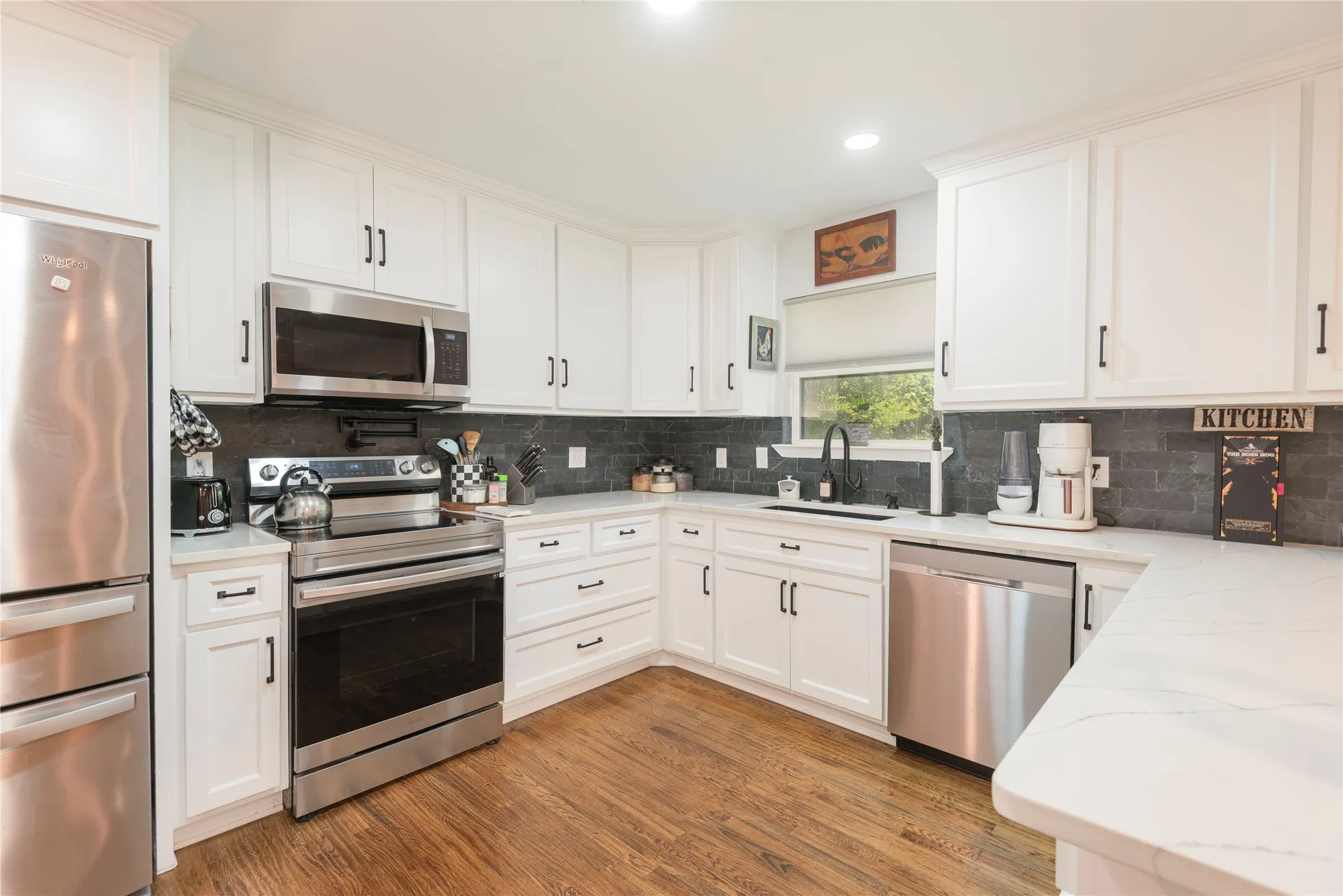 Single Family Residence For Sale in Grayson County , 925 S Andrews Avenue, Sherman, Texas 75090, 3 Bedroom, 2 Bathroom, 2 Garage spaces, 1,730 Sqft, built in 1960, mls#21279774, Real Estate Agent in Sherman, Homes For Sale in Grayson county, Homes For Sale in Sherman, Realtor in Sherman Texas, Real Estate Brokerage Independent Realty Texas, Luminita Cordes Realtor