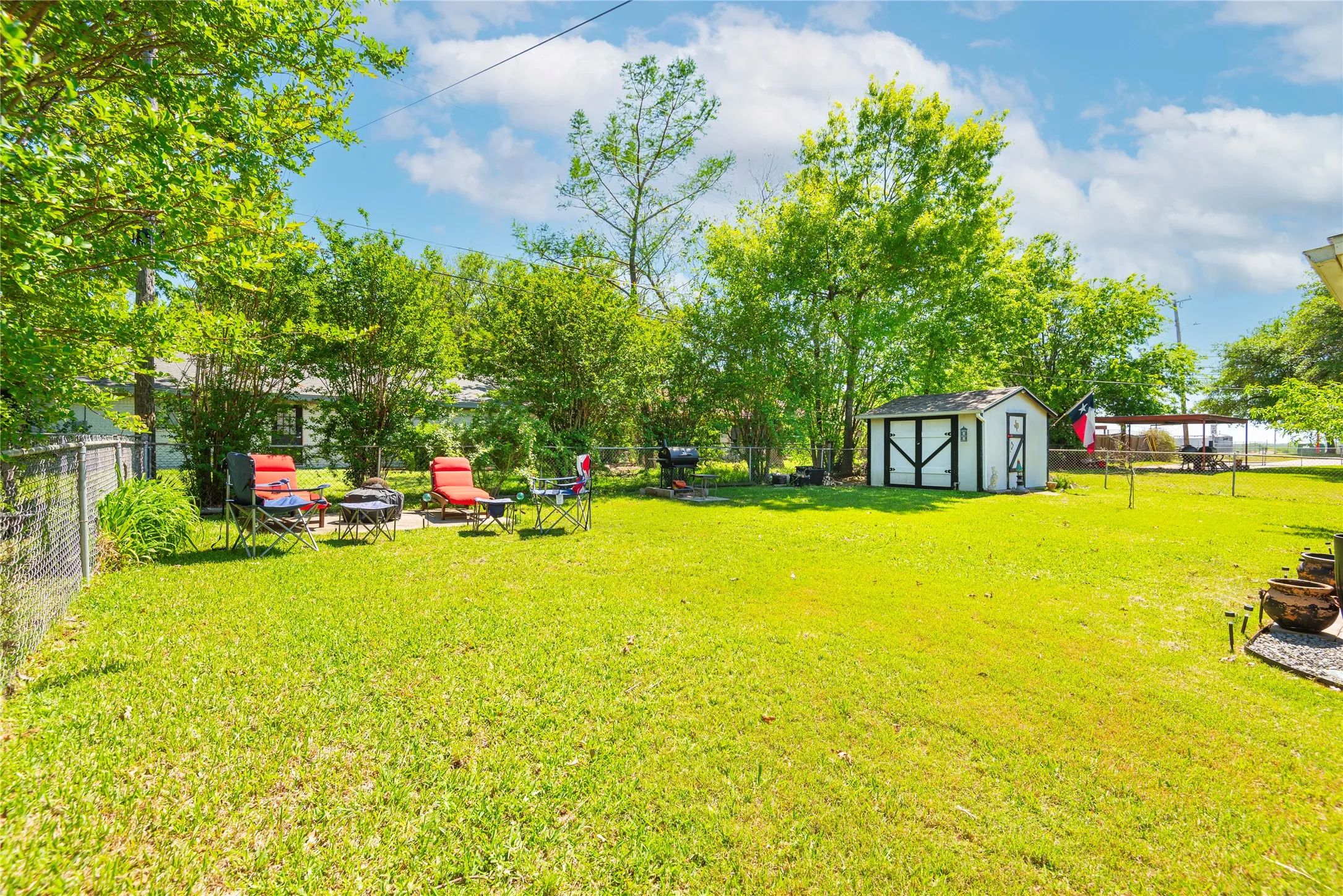 Single Family Residence For Sale in Grayson County , 925 S Andrews Avenue, Sherman, Texas 75090, 3 Bedroom, 2 Bathroom, 2 Garage spaces, 1,730 Sqft, built in 1960, mls#21279774, Real Estate Agent in Sherman, Homes For Sale in Grayson county, Homes For Sale in Sherman, Realtor in Sherman Texas, Real Estate Brokerage Independent Realty Texas, Luminita Cordes Realtor