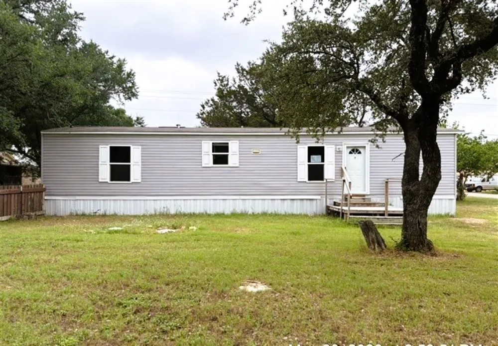 Mobile Home For Sale in Hood County , 2802 Sycamore Court, Granbury, Texas 76048, 2 Bedroom, 2 Bathroom, Garage spaces, 896 Sqft, built in 2020, mls#21279791, Real Estate Agent in Granbury, Homes For Sale in Hood county, Homes For Sale in Granbury, Realtor in Granbury Texas, Real Estate Brokerage Independent Realty Texas, Luminita Cordes Realtor