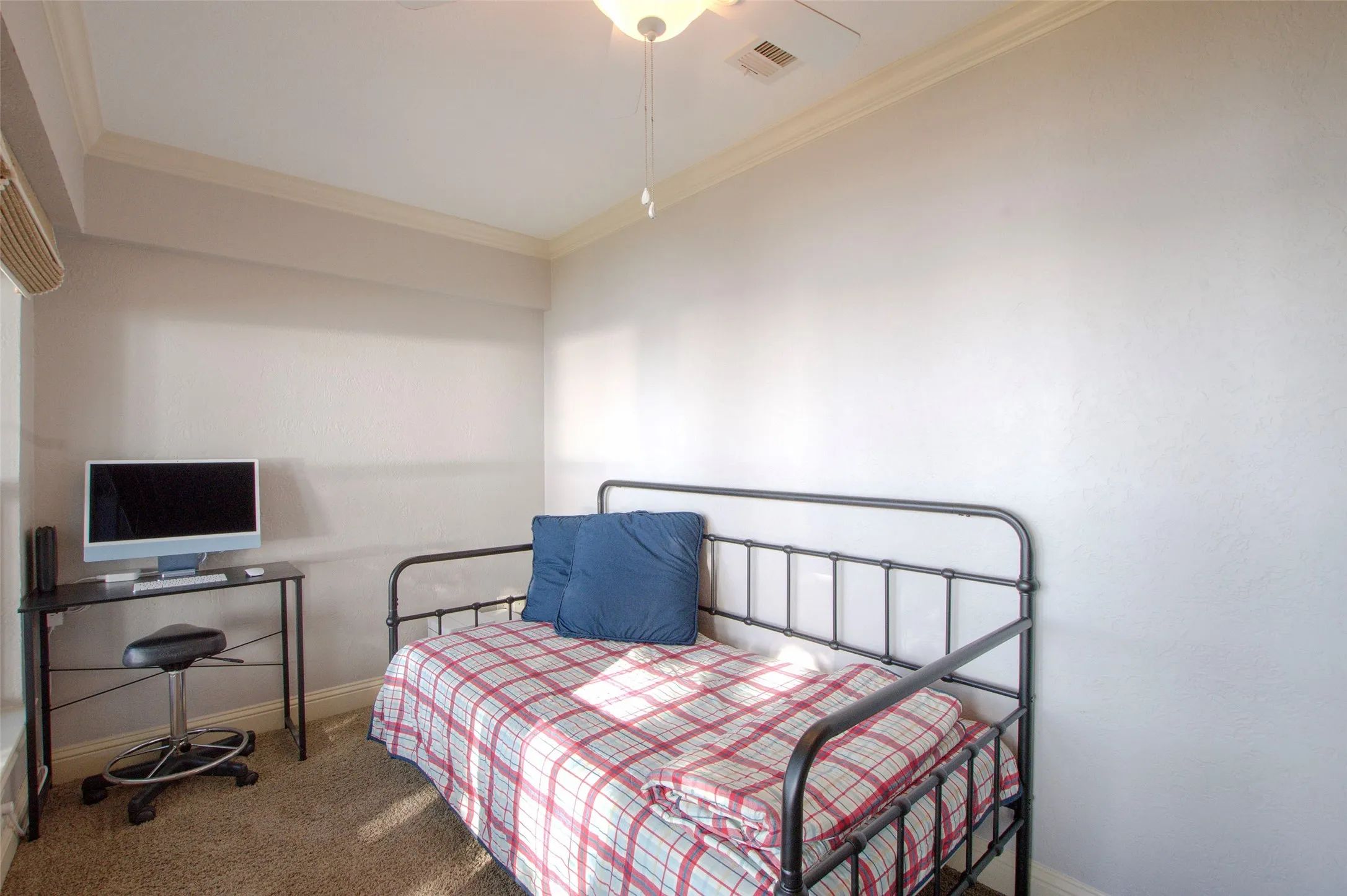 Single Family Residence For Sale in Henderson County , 247 Admiral Drive, Gun Barrel City, Texas 75156, 3 Bedroom, 2 Bathroom, Garage spaces, 1,535 Sqft, built in 1984, mls#21277723, Real Estate Agent in Gun Barrel City, Homes For Sale in Henderson county, Homes For Sale in Gun Barrel City, Realtor in Gun Barrel City Texas, Real Estate Brokerage Independent Realty Texas, Luminita Cordes Realtor