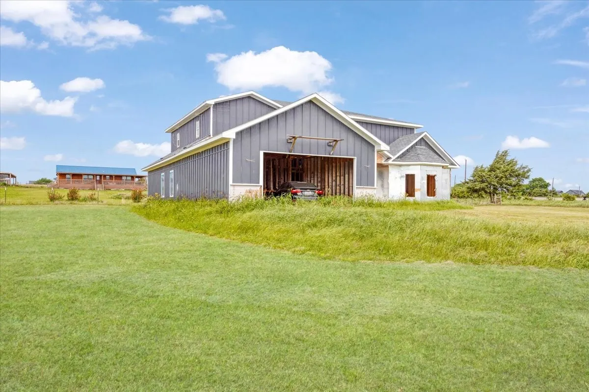Single Family Residence For Sale in Fannin County , 2463 County Road, Savoy, Texas 75479, 7 Bedroom, 3 Bathroom, 2 Garage spaces, 4,637 Sqft, built in 2021, mls#21279835, Real Estate Agent in Savoy, Homes For Sale in Fannin county, Homes For Sale in Savoy, Realtor in Savoy Texas, Real Estate Brokerage Independent Realty Texas, Luminita Cordes Realtor