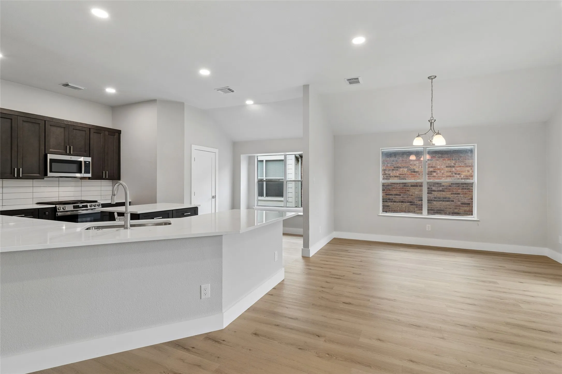 Single Family Residence For Sale in Denton County , 2825 Enchanted Eve Drive, Little Elm, Texas 75068, 4 Bedroom, 2 Bathroom, 2 Garage spaces, 1,980 Sqft, built in 2005, mls#21277638, Real Estate Agent in Little Elm, Homes For Sale in Denton county, Homes For Sale in Little Elm, Realtor in Little Elm Texas, Real Estate Brokerage Independent Realty Texas, Luminita Cordes Realtor