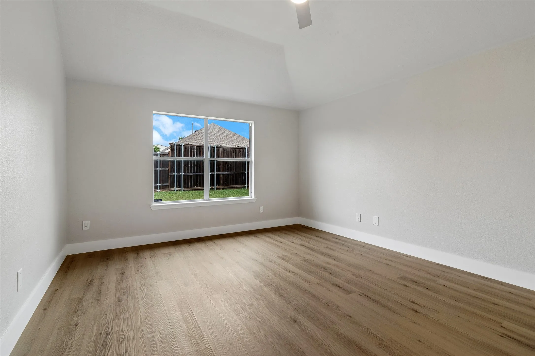 Single Family Residence For Sale in Denton County , 2825 Enchanted Eve Drive, Little Elm, Texas 75068, 4 Bedroom, 2 Bathroom, 2 Garage spaces, 1,980 Sqft, built in 2005, mls#21277638, Real Estate Agent in Little Elm, Homes For Sale in Denton county, Homes For Sale in Little Elm, Realtor in Little Elm Texas, Real Estate Brokerage Independent Realty Texas, Luminita Cordes Realtor
