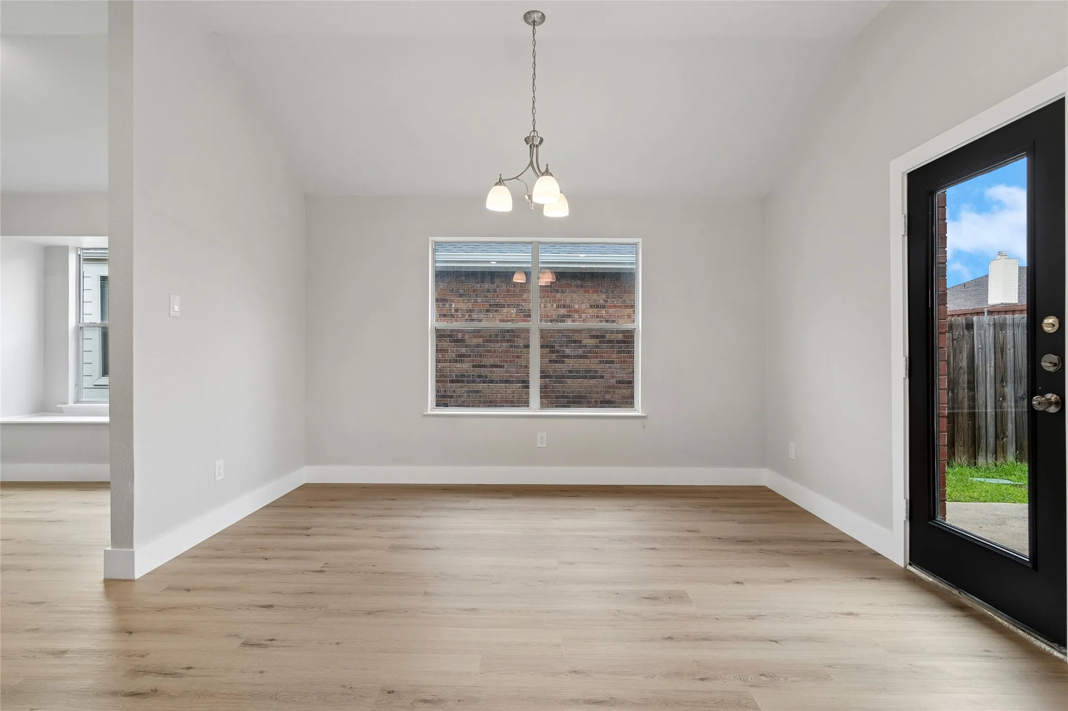 Single Family Residence For Sale in Denton County , 2825 Enchanted Eve Drive, Little Elm, Texas 75068, 4 Bedroom, 2 Bathroom, 2 Garage spaces, 1,980 Sqft, built in 2005, mls#21277638, Real Estate Agent in Little Elm, Homes For Sale in Denton county, Homes For Sale in Little Elm, Realtor in Little Elm Texas, Real Estate Brokerage Independent Realty Texas, Luminita Cordes Realtor