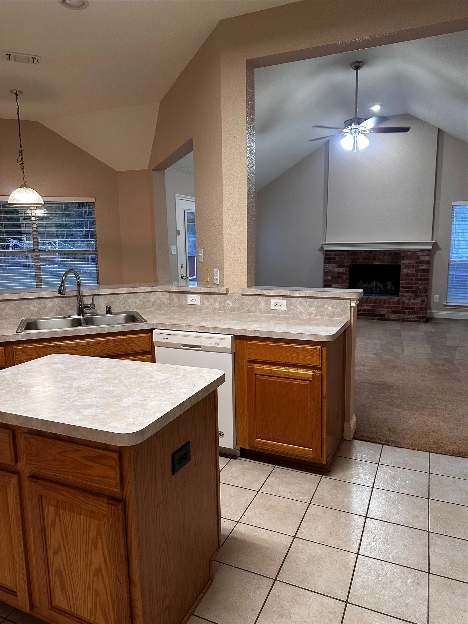 Single Family Residence For Rent in Collin County , 461 San Remo, Princeton, Texas 75407, 3 Bedroom, 2 Bathroom, 2 Garage spaces, 2,084 Sqft, built in 2000, mls#21264784, Real Estate Agent in Princeton, Homes For Rent in Collin county, Homes For Rent in Princeton, Realtor in Princeton Texas, Real Estate Brokerage Independent Realty Texas, Luminita Cordes Realtor