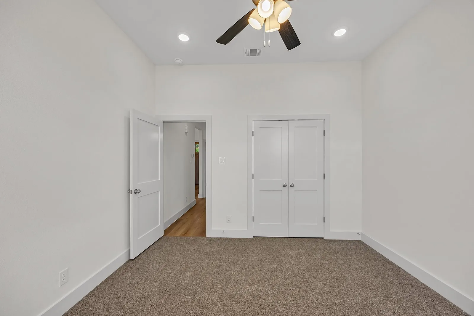 Single Family Residence For Sale in Johnson County , 3764 County Road 424, Cleburne, Texas 76031, 3 Bedroom, 2 Bathroom, 2 Garage spaces, 1,896 Sqft, built in 2026, mls#21279675, Real Estate Agent in Cleburne, Homes For Sale in Johnson county, Homes For Sale in Cleburne, Realtor in Cleburne Texas, Real Estate Brokerage Independent Realty Texas, Luminita Cordes Realtor