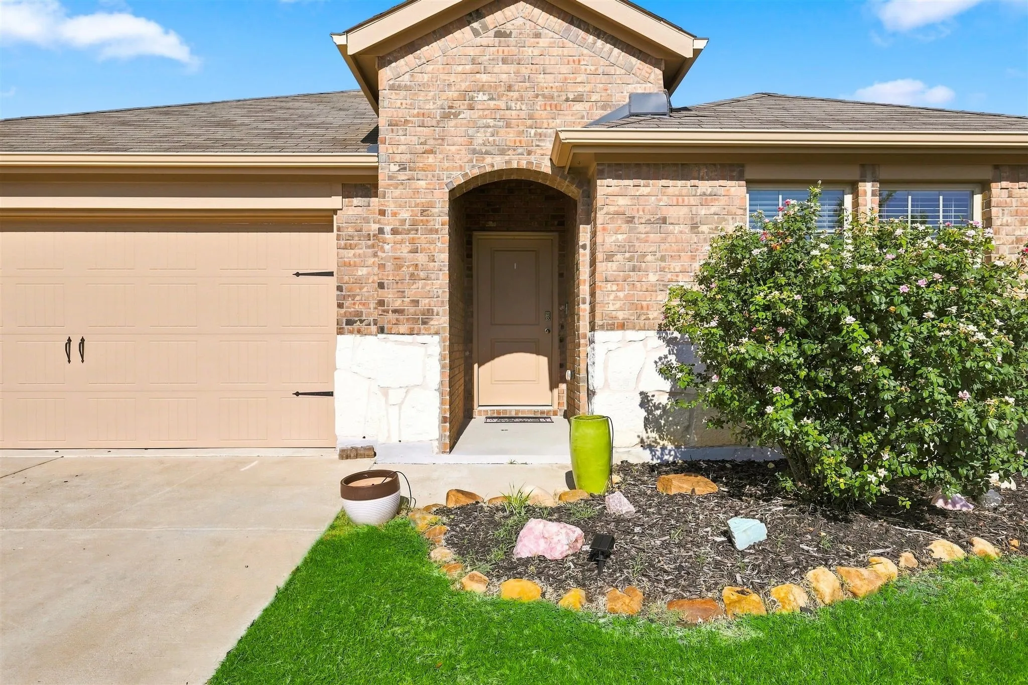 Single Family Residence For Sale in Denton County , 3605 Skelton Street, Denton, Texas 76207, 4 Bedroom, 3 Bathroom, 2 Garage spaces, 2,084 Sqft, built in 2020, mls#21279166, Real Estate Agent in Denton, Homes For Sale in Denton county, Homes For Sale in Denton, Realtor in Denton Texas, Real Estate Brokerage Independent Realty Texas, Luminita Cordes Realtor