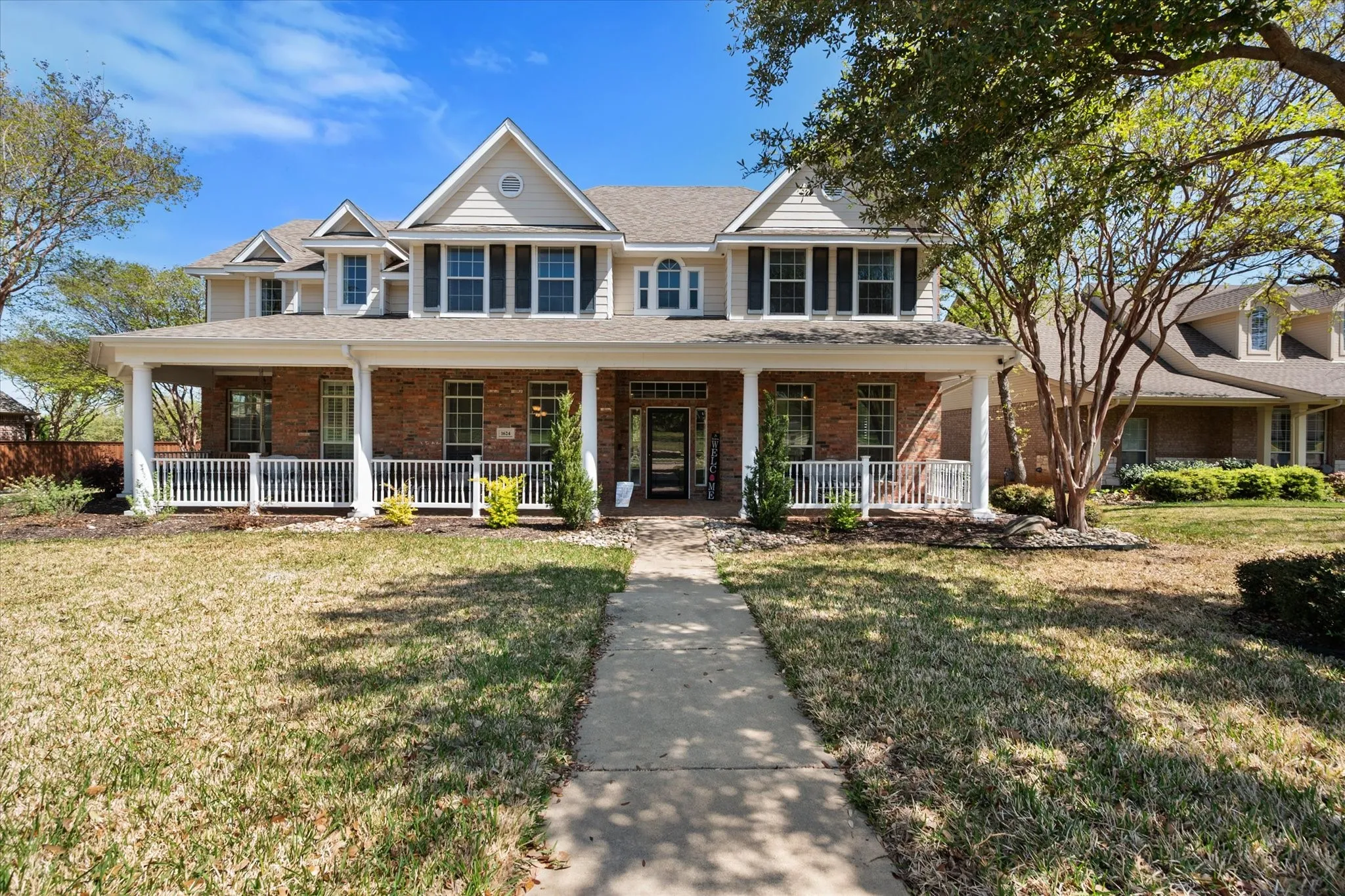 Single Family Residence For Sale in Tarrant County , 1624 Lost Lake Drive, Keller, Texas 76248, 4 Bedroom, 4 Bathroom, 3 Garage spaces, 4,565 Sqft, built in 2003, mls#21279878, Real Estate Agent in Keller, Homes For Sale in Tarrant county, Homes For Sale in Keller, Realtor in Keller Texas, Real Estate Brokerage Independent Realty Texas, Luminita Cordes Realtor