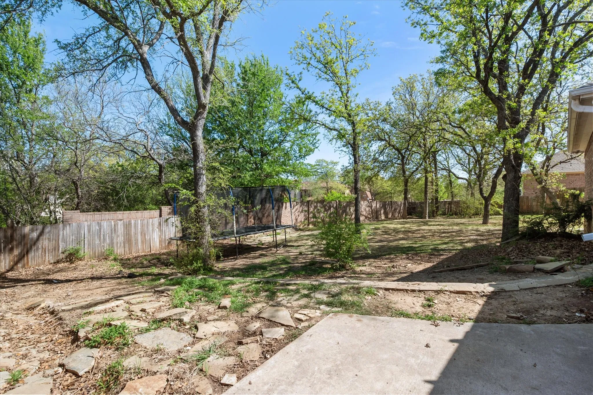Single Family Residence For Sale in Tarrant County , 1624 Lost Lake Drive, Keller, Texas 76248, 4 Bedroom, 4 Bathroom, 3 Garage spaces, 4,565 Sqft, built in 2003, mls#21279878, Real Estate Agent in Keller, Homes For Sale in Tarrant county, Homes For Sale in Keller, Realtor in Keller Texas, Real Estate Brokerage Independent Realty Texas, Luminita Cordes Realtor
