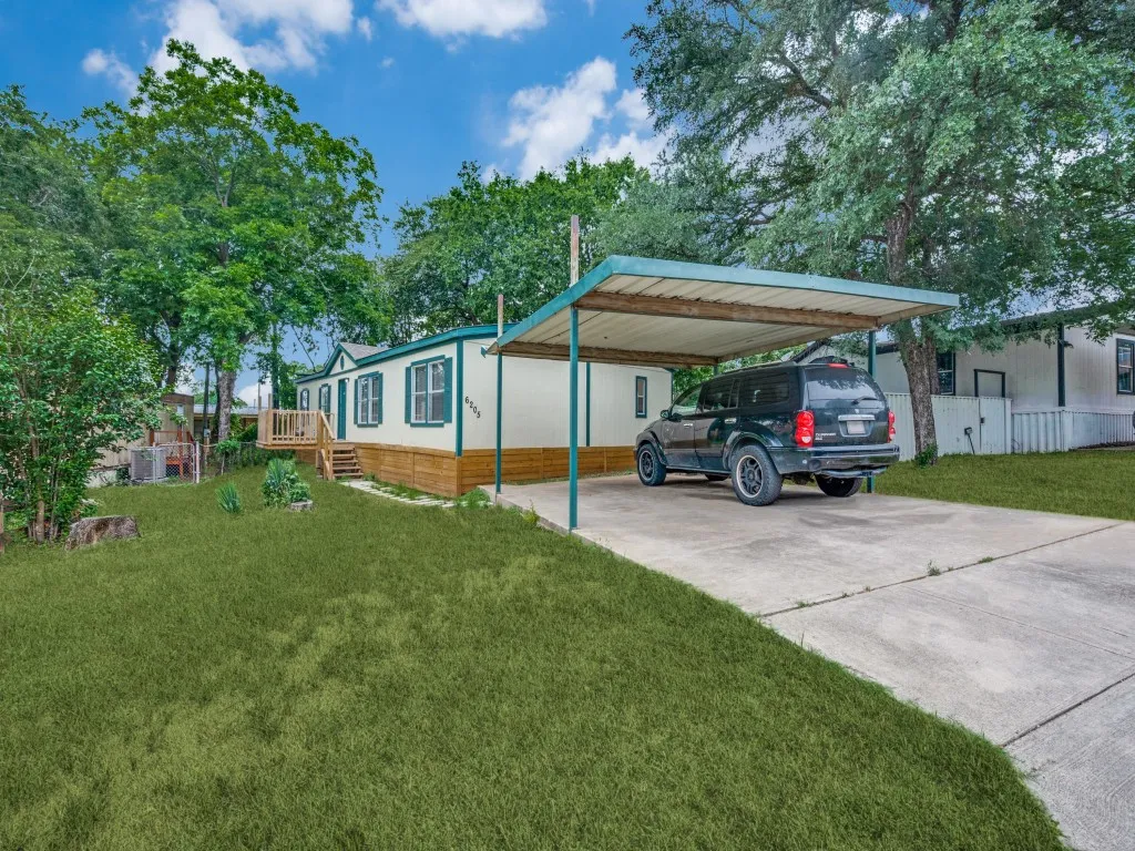Mobile Home For Rent in Tarrant County , 6205 N Highland Circle, Haltom City, Texas 76117, 3 Bedroom, 2 Bathroom, Garage spaces, 1,456 Sqft, built in 2002, mls#21279916, Real Estate Agent in Haltom City, Homes For Rent in Tarrant county, Homes For Rent in Haltom City, Realtor in Haltom City Texas, Real Estate Brokerage Independent Realty Texas, Luminita Cordes Realtor