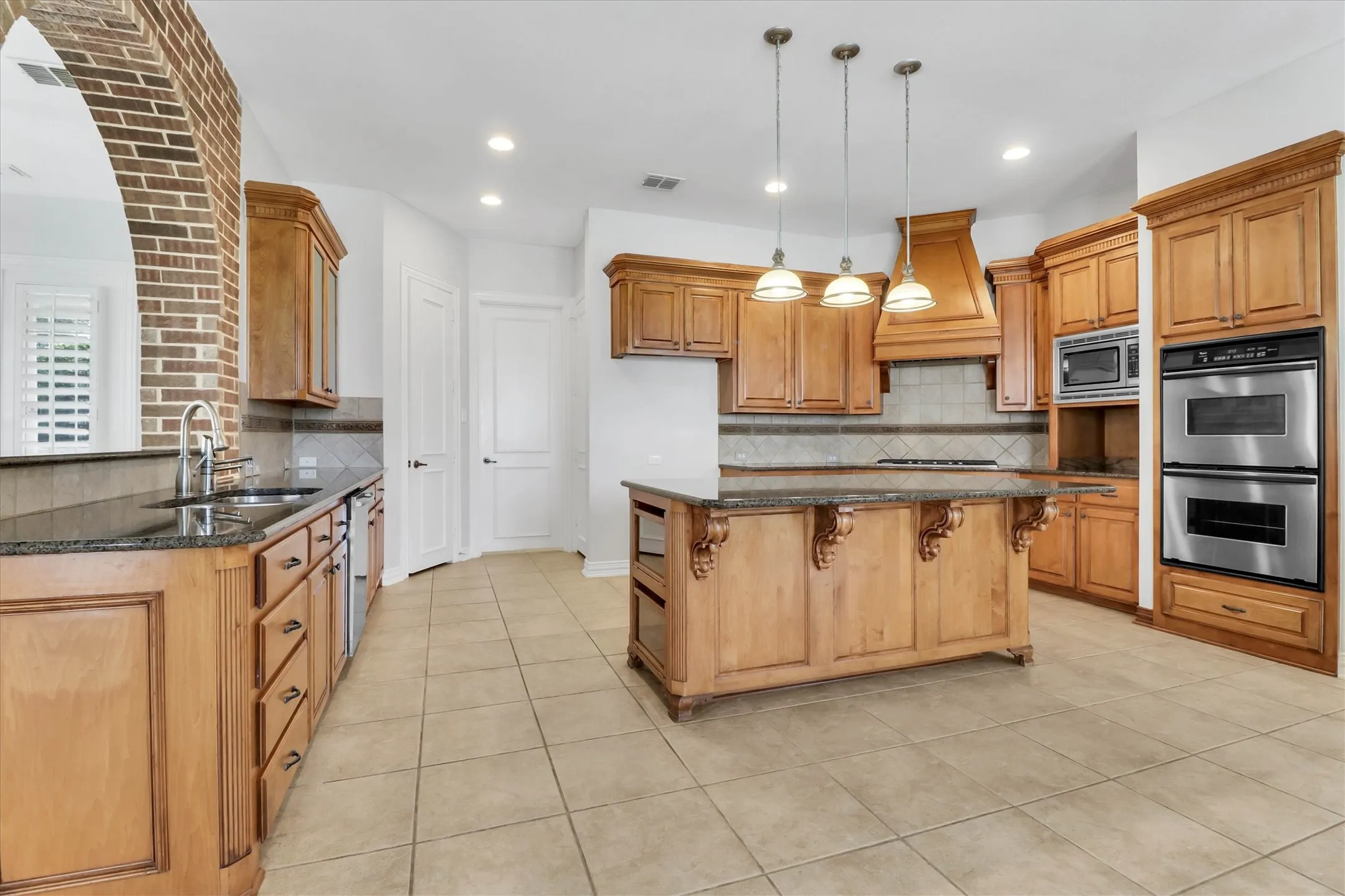 Single Family Residence For Sale in Denton County , 1216 Queen Peggy Lane, Lewisville, Texas 75056, 4 Bedroom, 6 Bathroom, 3 Garage spaces, 4,879 Sqft, built in 2004, mls#21279906, Real Estate Agent in Lewisville, Homes For Sale in Denton county, Homes For Sale in Lewisville, Realtor in Lewisville Texas, Real Estate Brokerage Independent Realty Texas, Luminita Cordes Realtor