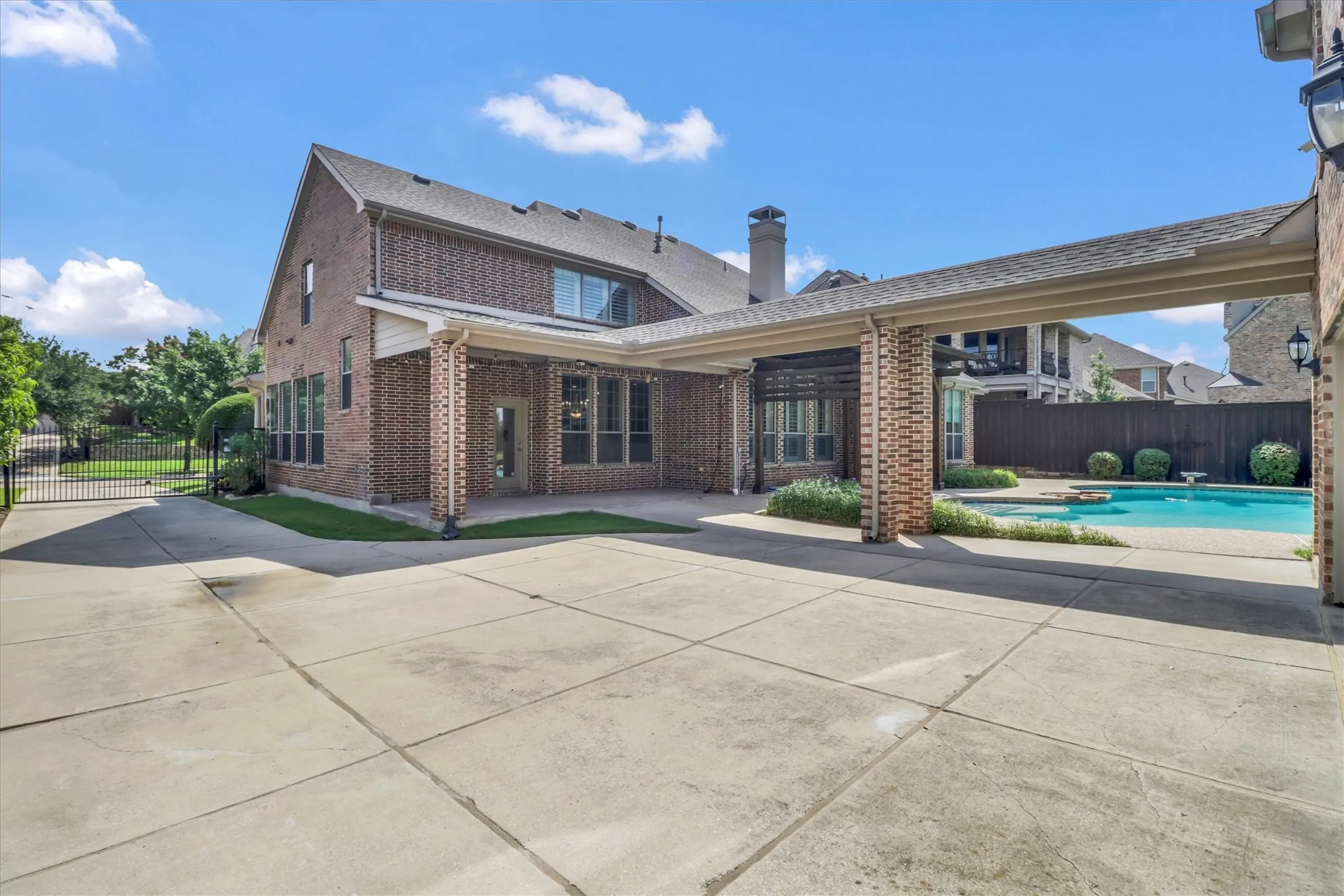 Single Family Residence For Sale in Denton County , 1216 Queen Peggy Lane, Lewisville, Texas 75056, 4 Bedroom, 6 Bathroom, 3 Garage spaces, 4,879 Sqft, built in 2004, mls#21279906, Real Estate Agent in Lewisville, Homes For Sale in Denton county, Homes For Sale in Lewisville, Realtor in Lewisville Texas, Real Estate Brokerage Independent Realty Texas, Luminita Cordes Realtor