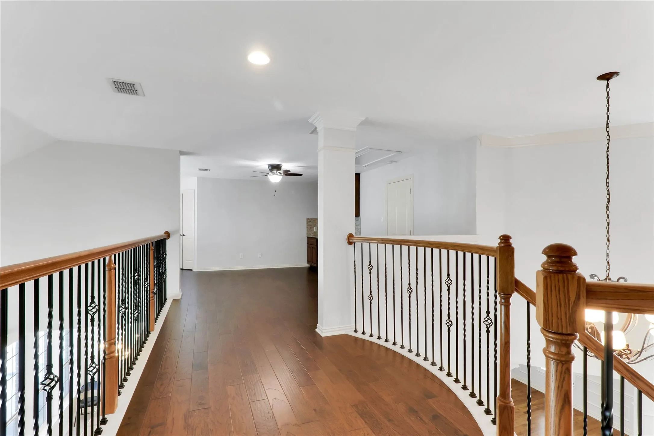 Single Family Residence For Sale in Denton County , 1216 Queen Peggy Lane, Lewisville, Texas 75056, 4 Bedroom, 6 Bathroom, 3 Garage spaces, 4,879 Sqft, built in 2004, mls#21279906, Real Estate Agent in Lewisville, Homes For Sale in Denton county, Homes For Sale in Lewisville, Realtor in Lewisville Texas, Real Estate Brokerage Independent Realty Texas, Luminita Cordes Realtor