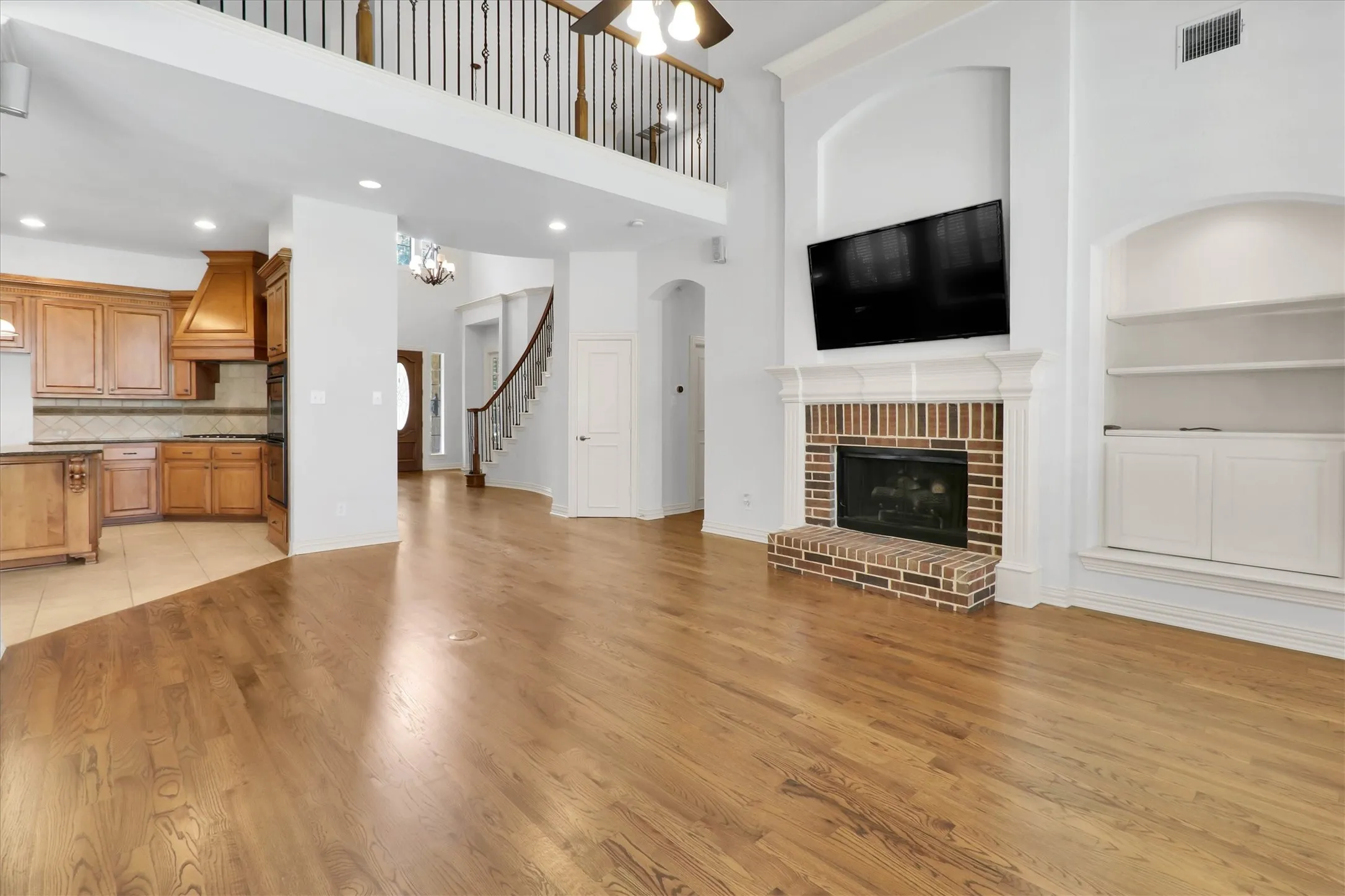 Single Family Residence For Sale in Denton County , 1216 Queen Peggy Lane, Lewisville, Texas 75056, 4 Bedroom, 6 Bathroom, 3 Garage spaces, 4,879 Sqft, built in 2004, mls#21279906, Real Estate Agent in Lewisville, Homes For Sale in Denton county, Homes For Sale in Lewisville, Realtor in Lewisville Texas, Real Estate Brokerage Independent Realty Texas, Luminita Cordes Realtor