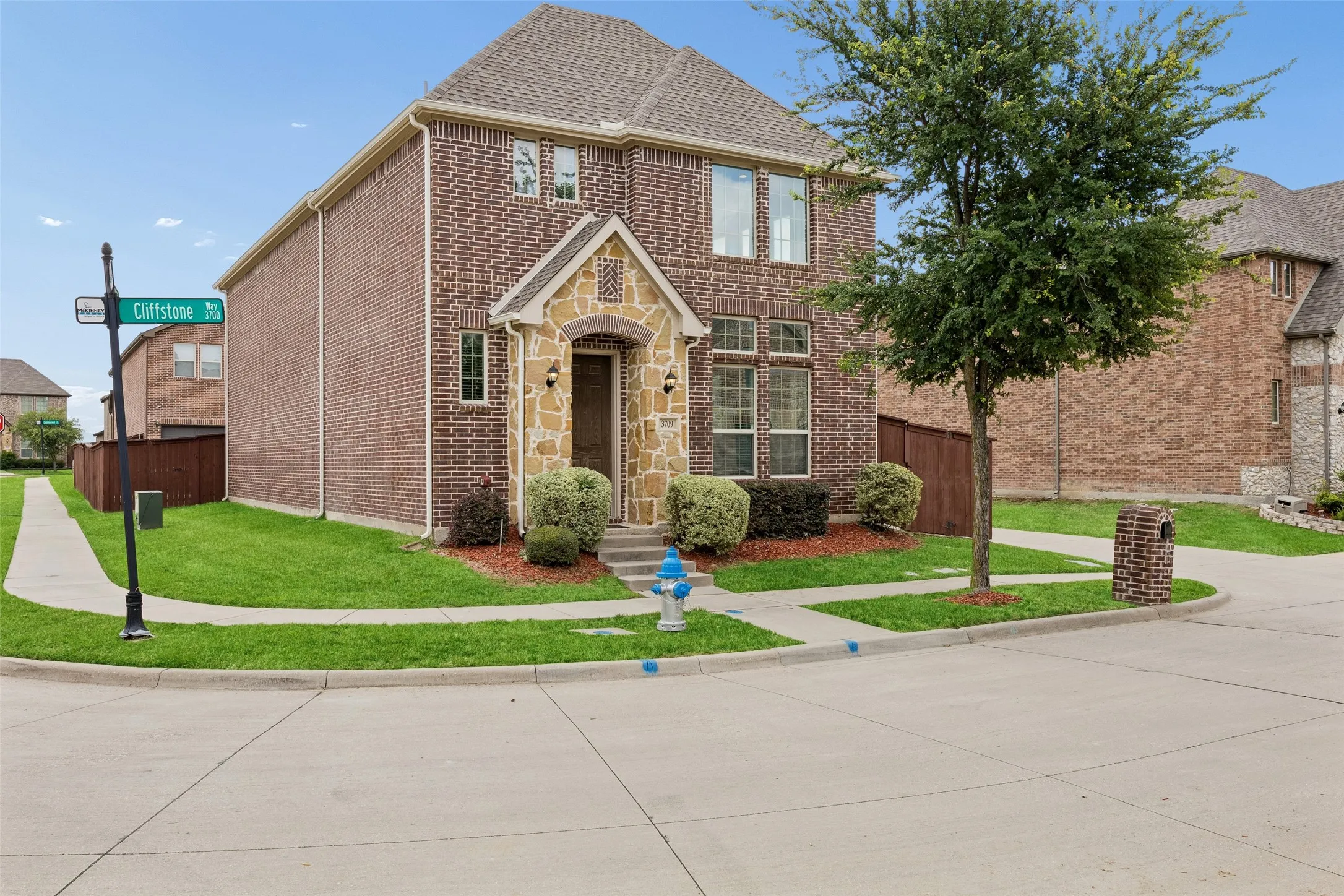 Single Family Residence For Sale in Collin County , 3709 Cliffstone Way, Mc Kinney, Texas 75070, 3 Bedroom, 3 Bathroom, 2 Garage spaces, 2,042 Sqft, built in 2017, Price $450,000, mls#21273958, Real Estate Agent in Mc Kinney, Homes For Sale in Collin county, Homes For Sale in Mc Kinney, Realtor in Mc Kinney Texas, Real Estate Brokerage Independent Realty Texas, Luminita Cordes Realtor