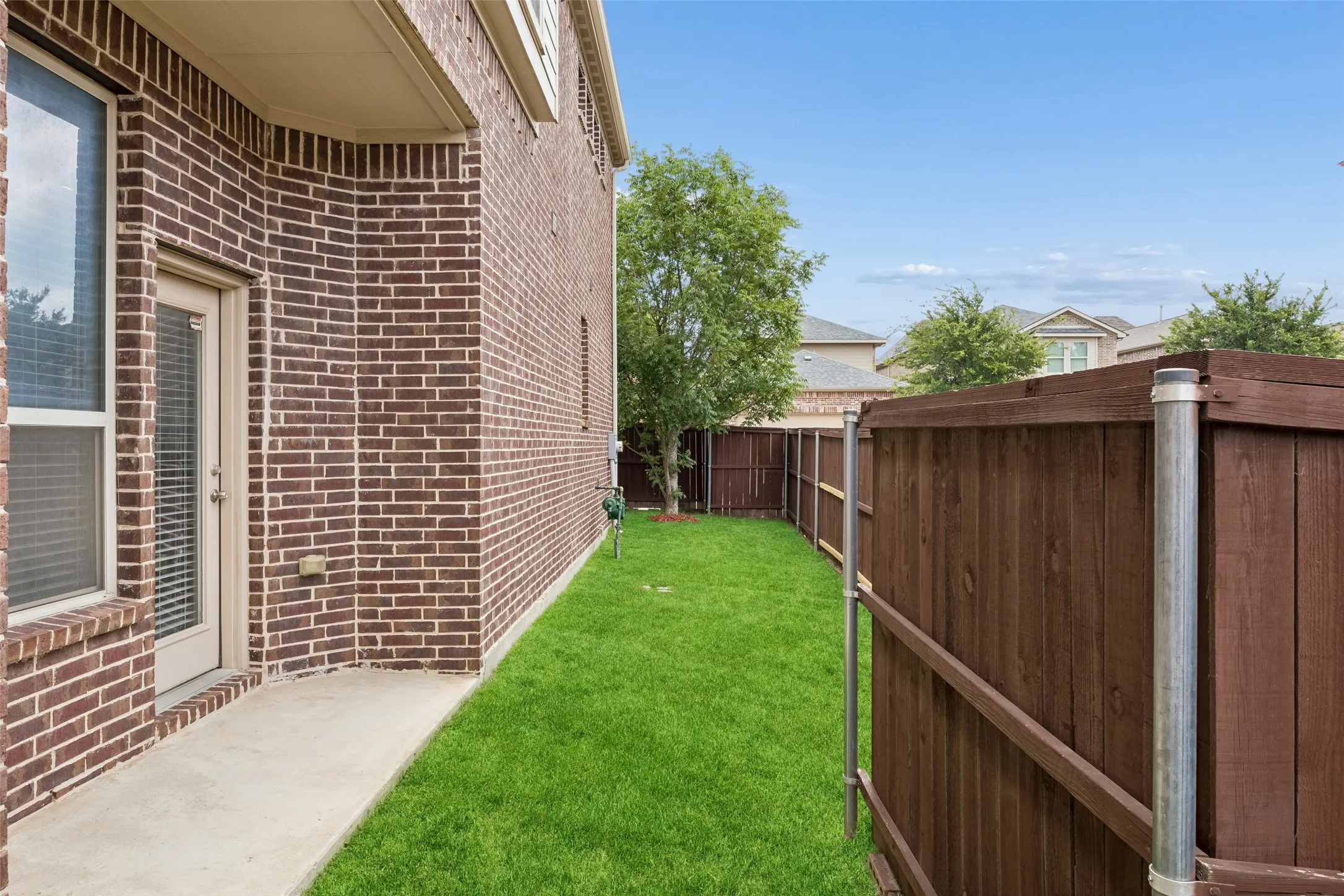 Single Family Residence For Sale in Collin County , 3709 Cliffstone Way, Mc Kinney, Texas 75070, 3 Bedroom, 3 Bathroom, 2 Garage spaces, 2,042 Sqft, built in 2017, Price $450,000, mls#21273958, Real Estate Agent in Mc Kinney, Homes For Sale in Collin county, Homes For Sale in Mc Kinney, Realtor in Mc Kinney Texas, Real Estate Brokerage Independent Realty Texas, Luminita Cordes Realtor