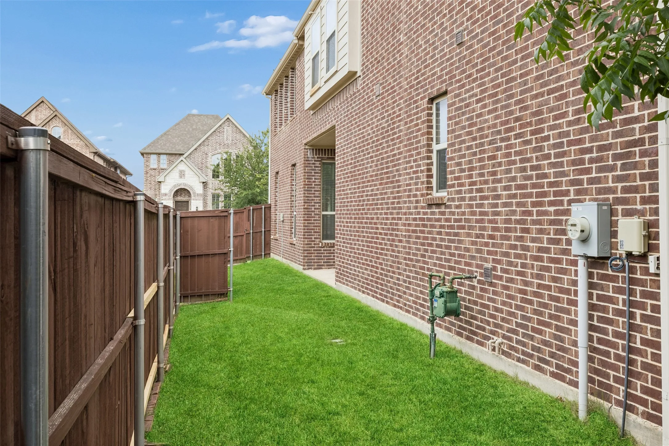 Single Family Residence For Sale in Collin County , 3709 Cliffstone Way, Mc Kinney, Texas 75070, 3 Bedroom, 3 Bathroom, 2 Garage spaces, 2,042 Sqft, built in 2017, Price $450,000, mls#21273958, Real Estate Agent in Mc Kinney, Homes For Sale in Collin county, Homes For Sale in Mc Kinney, Realtor in Mc Kinney Texas, Real Estate Brokerage Independent Realty Texas, Luminita Cordes Realtor