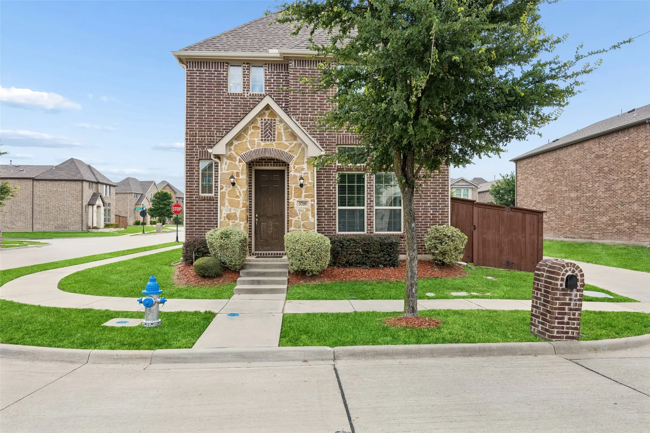 Single Family Residence For Sale in Collin County , 3709 Cliffstone Way, Mc Kinney, Texas 75070, 3 Bedroom, 3 Bathroom, 2 Garage spaces, 2,042 Sqft, built in 2017, Price $450,000, mls#21273958, Real Estate Agent in Mc Kinney, Homes For Sale in Collin county, Homes For Sale in Mc Kinney, Realtor in Mc Kinney Texas, Real Estate Brokerage Independent Realty Texas, Luminita Cordes Realtor