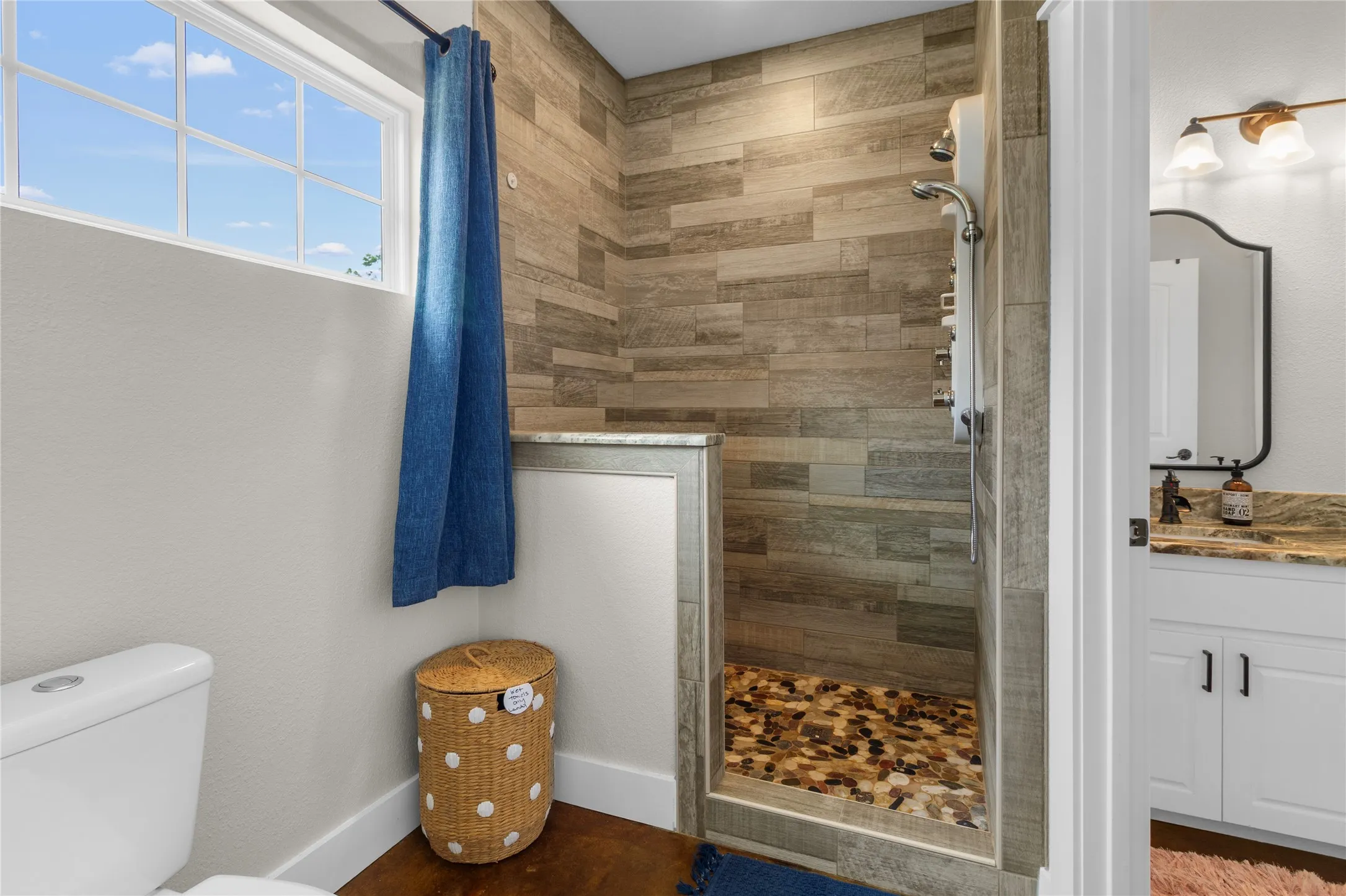 Jack & Jill Bath