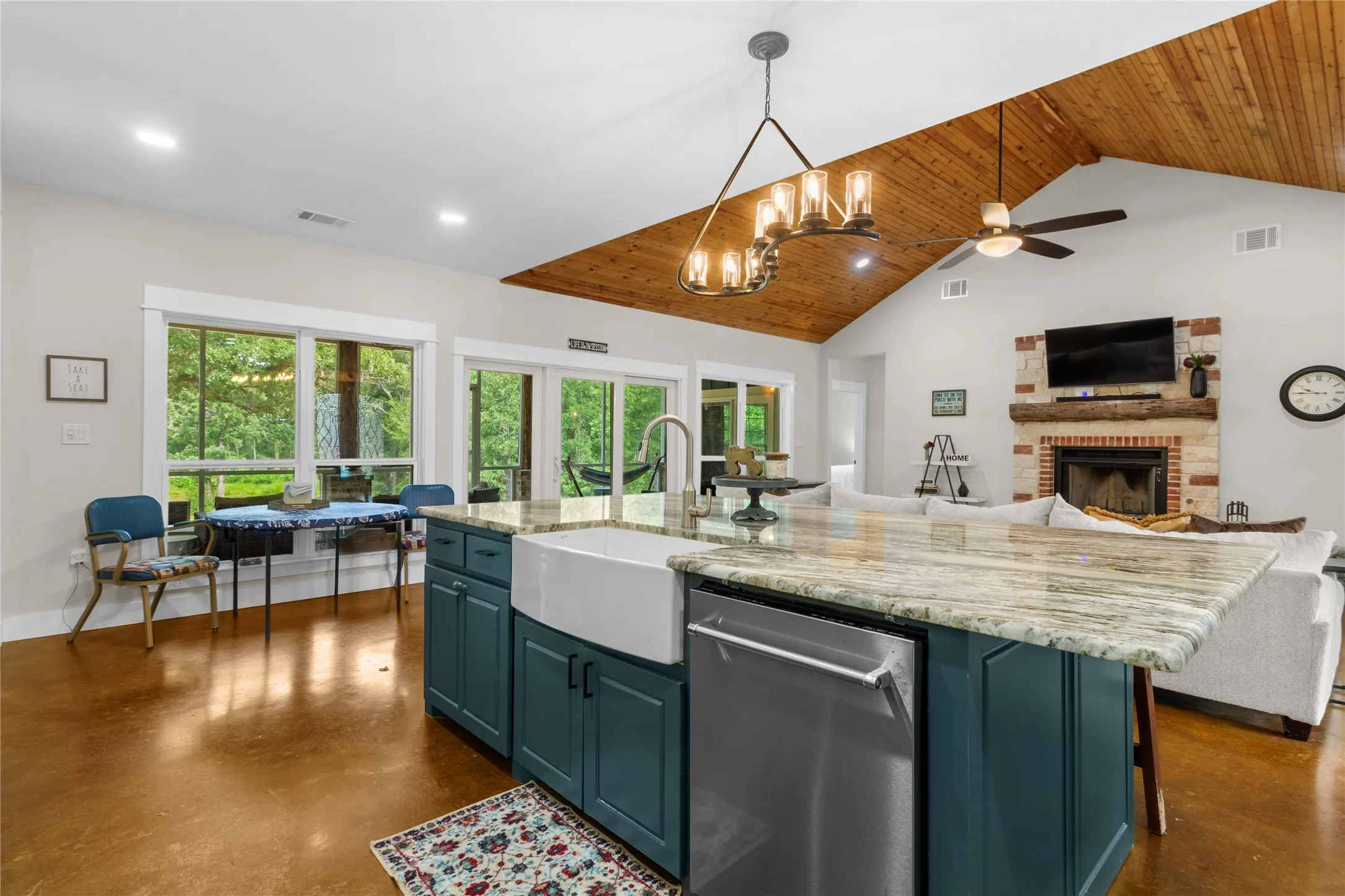 Single Family Residence For Sale in Navarro County , 457 SE County Road 3258, Kerens, Texas 75144, 4 Bedroom, 4 Bathroom, 2 Garage spaces, 3,068 Sqft, built in 2022, mls#21274794, Real Estate Agent in Kerens, Homes For Sale in Navarro county, Homes For Sale in Kerens, Realtor in Kerens Texas, Real Estate Brokerage Independent Realty Texas, Luminita Cordes Realtor