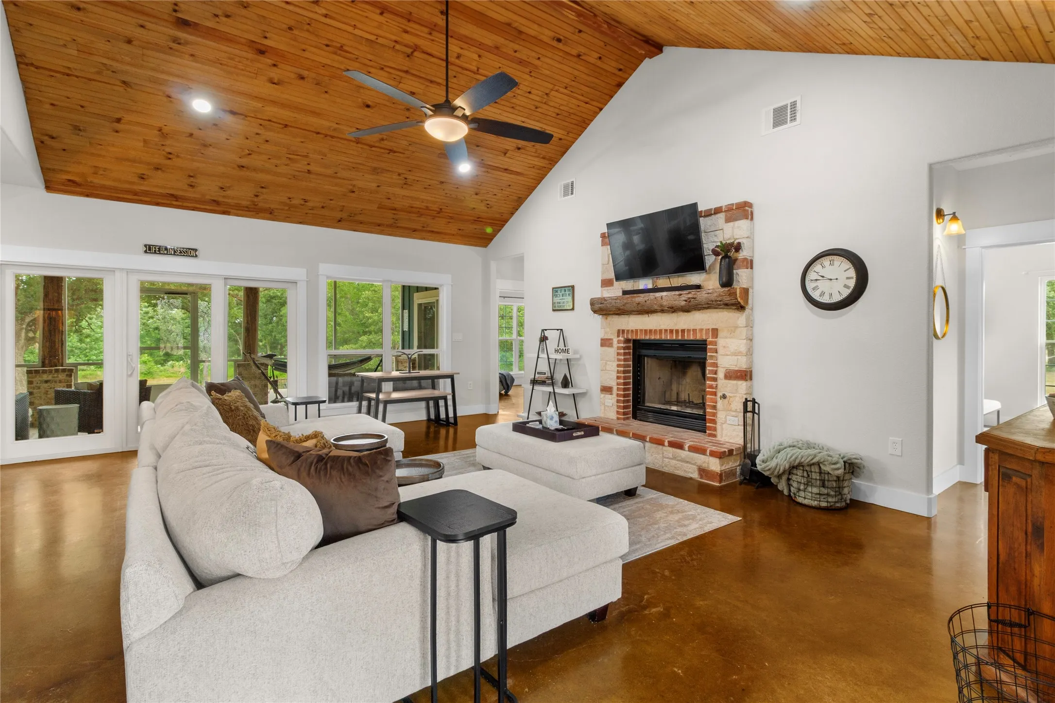Single Family Residence For Sale in Navarro County , 457 SE County Road 3258, Kerens, Texas 75144, 4 Bedroom, 4 Bathroom, 2 Garage spaces, 3,068 Sqft, built in 2022, mls#21274794, Real Estate Agent in Kerens, Homes For Sale in Navarro county, Homes For Sale in Kerens, Realtor in Kerens Texas, Real Estate Brokerage Independent Realty Texas, Luminita Cordes Realtor