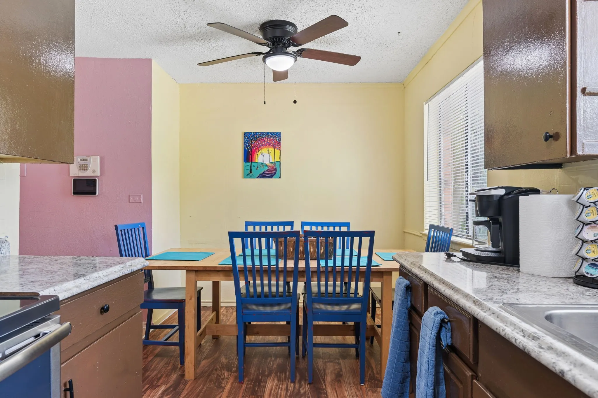 Single Family Residence For Sale in Dallas County , 818 Quebec Drive, Garland, Texas 75040, 3 Bedroom, 2 Bathroom, Garage spaces, 1,231 Sqft, built in 1970, mls#21279388, Real Estate Agent in Garland, Homes For Sale in Dallas county, Homes For Sale in Garland, Realtor in Garland Texas, Real Estate Brokerage Independent Realty Texas, Luminita Cordes Realtor