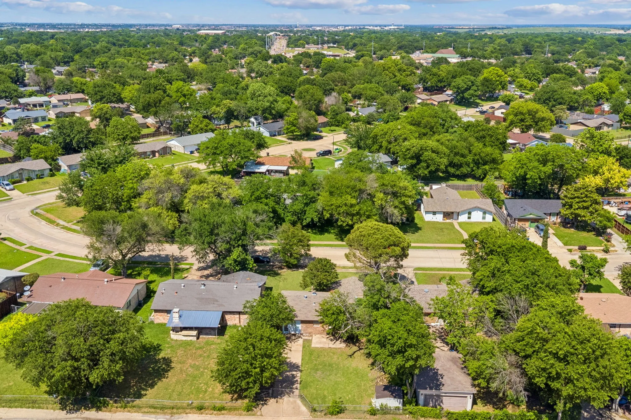 Single Family Residence For Sale in Dallas County , 818 Quebec Drive, Garland, Texas 75040, 3 Bedroom, 2 Bathroom, Garage spaces, 1,231 Sqft, built in 1970, mls#21279388, Real Estate Agent in Garland, Homes For Sale in Dallas county, Homes For Sale in Garland, Realtor in Garland Texas, Real Estate Brokerage Independent Realty Texas, Luminita Cordes Realtor